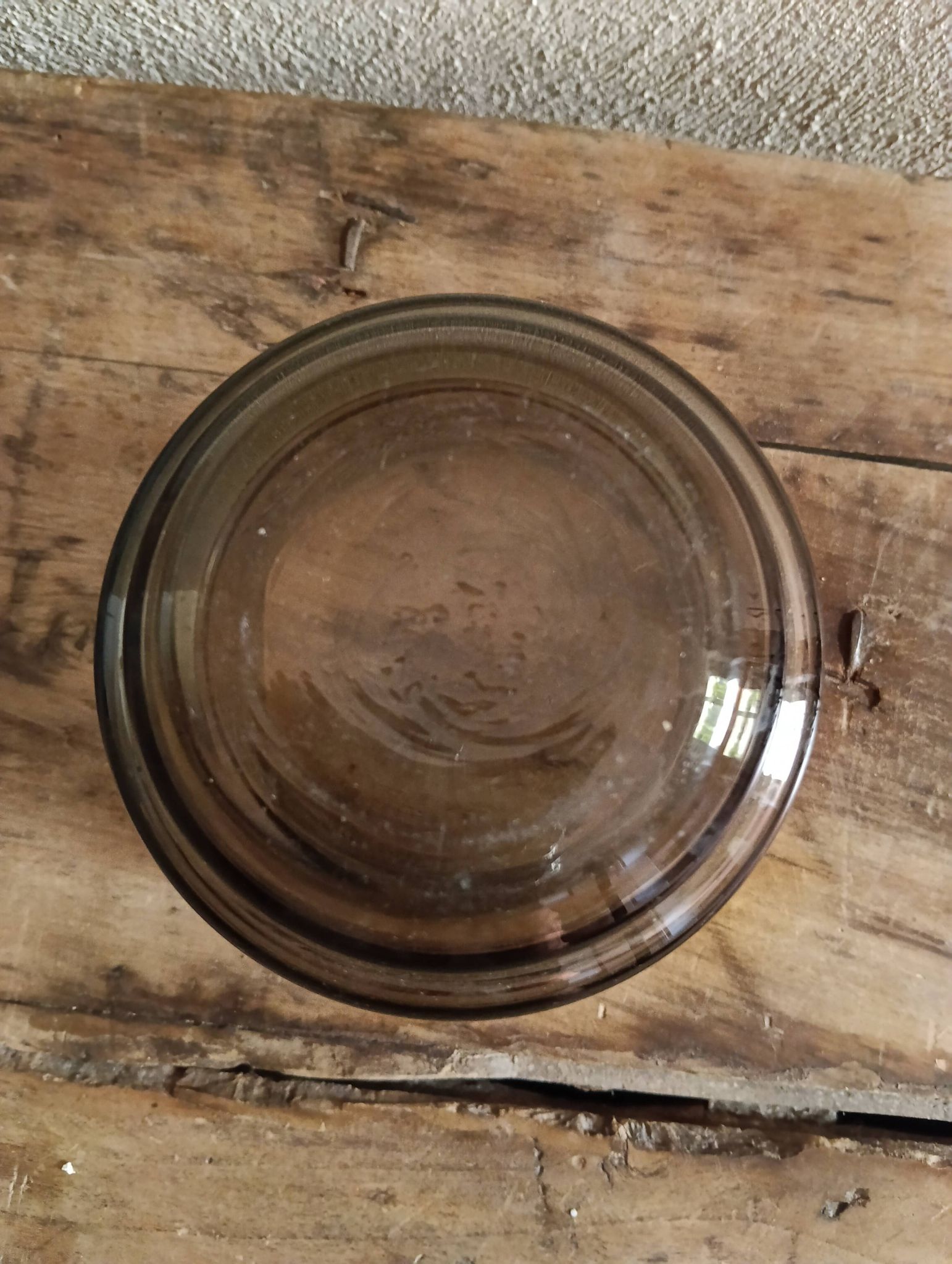 VINTAGE SMOKED GLASS VASE ENGRAVED WITH VEGETAL DECORATION