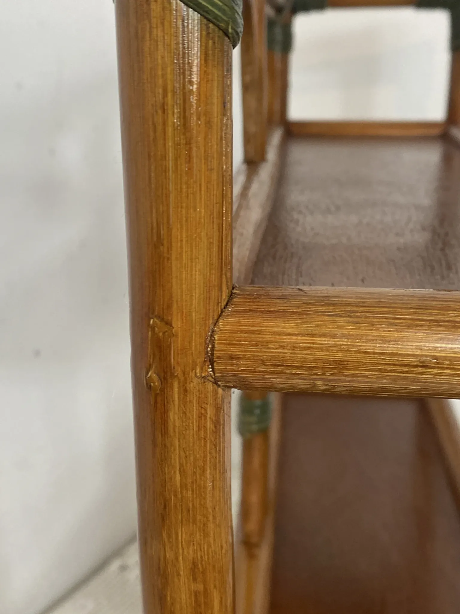 Etagère en bambou et rotin, années 70