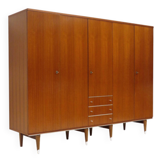 Grand armoire vintage des années 60 à 5 portes avec trois tiroirs en teck.