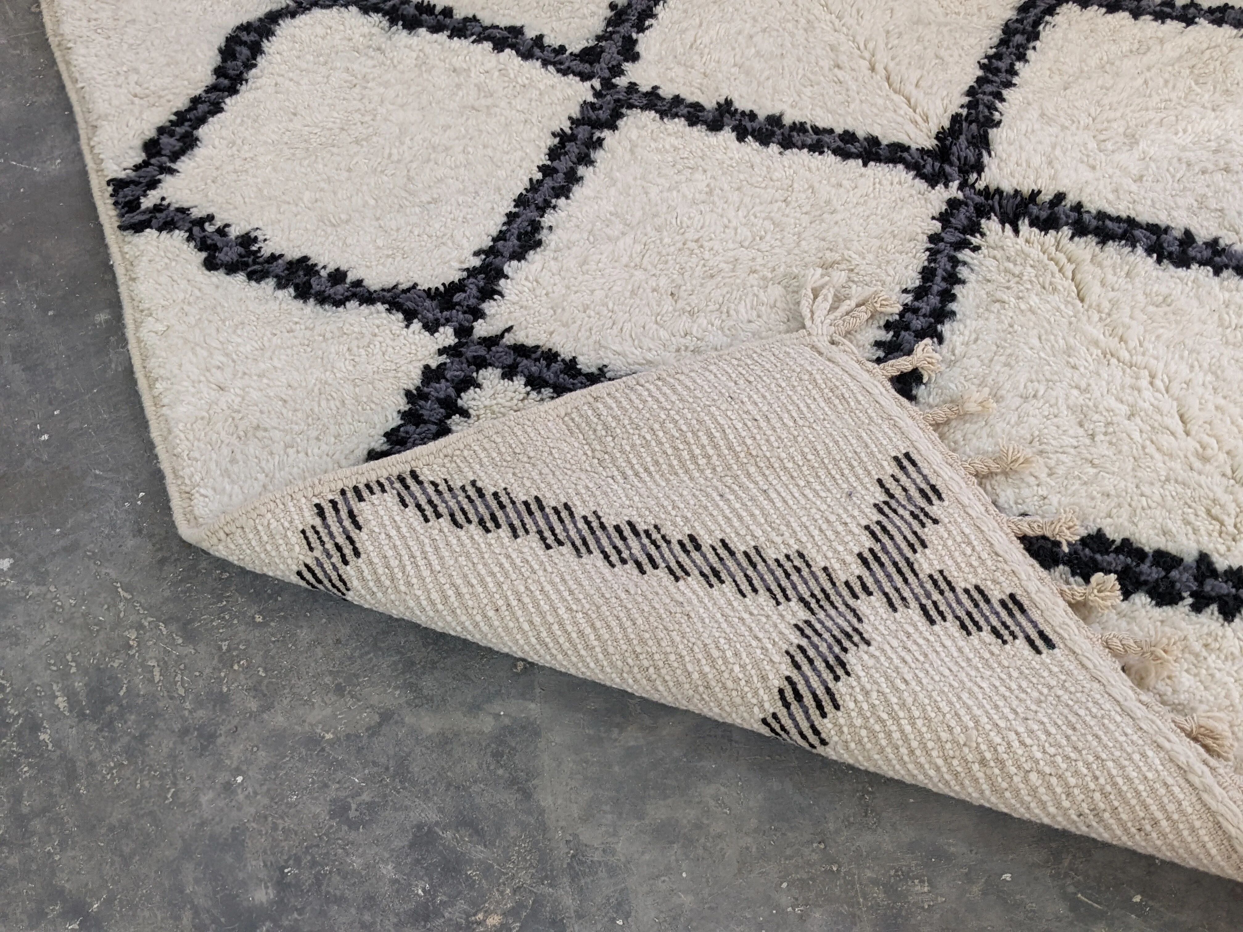 Large Beni Ouarain rug, 280 x 205 cm
