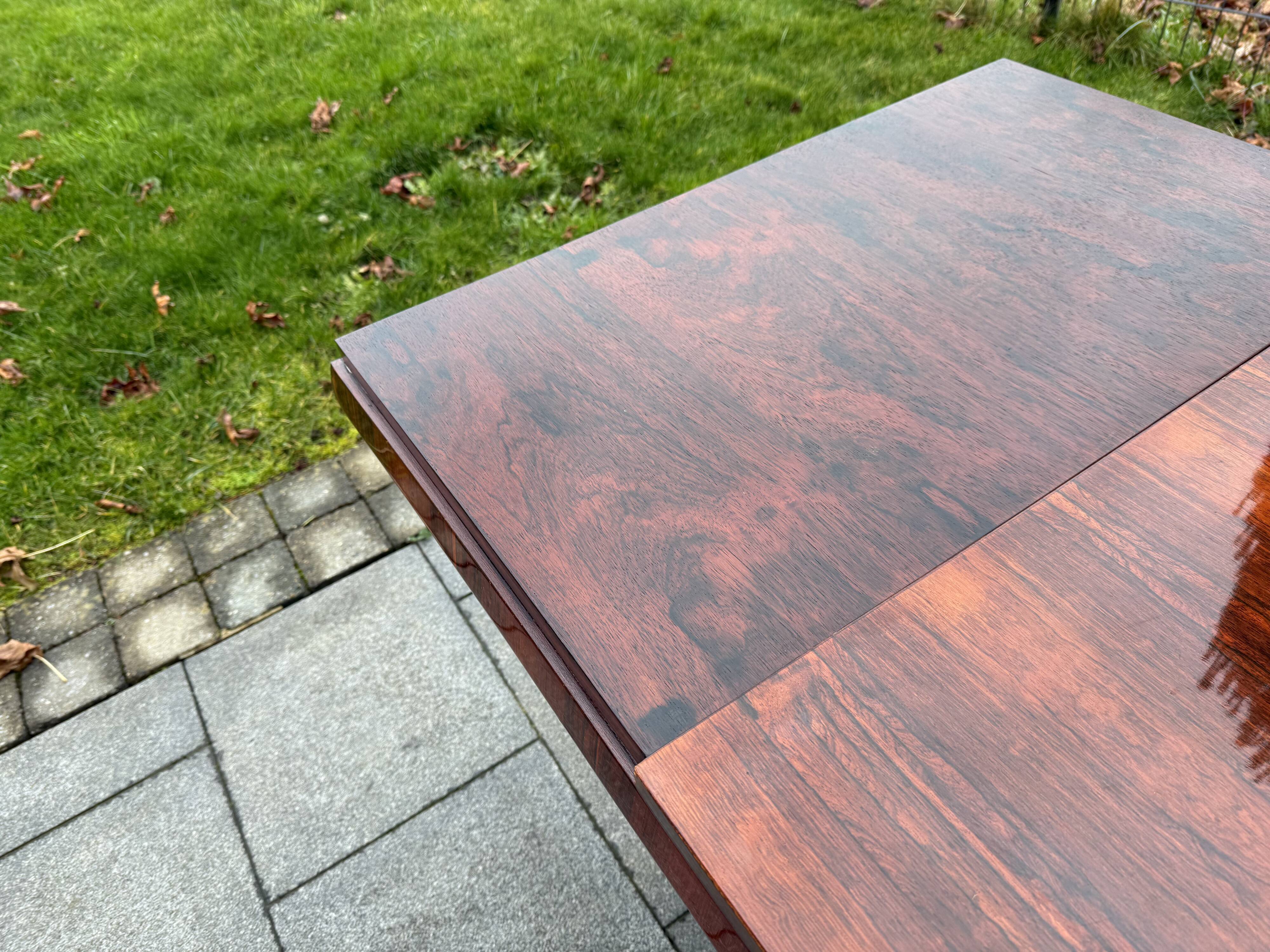 Table à manger extensible Paolo Buffa Italie 1960