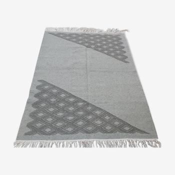 Tapis gris ethnique fait main  152x200cm