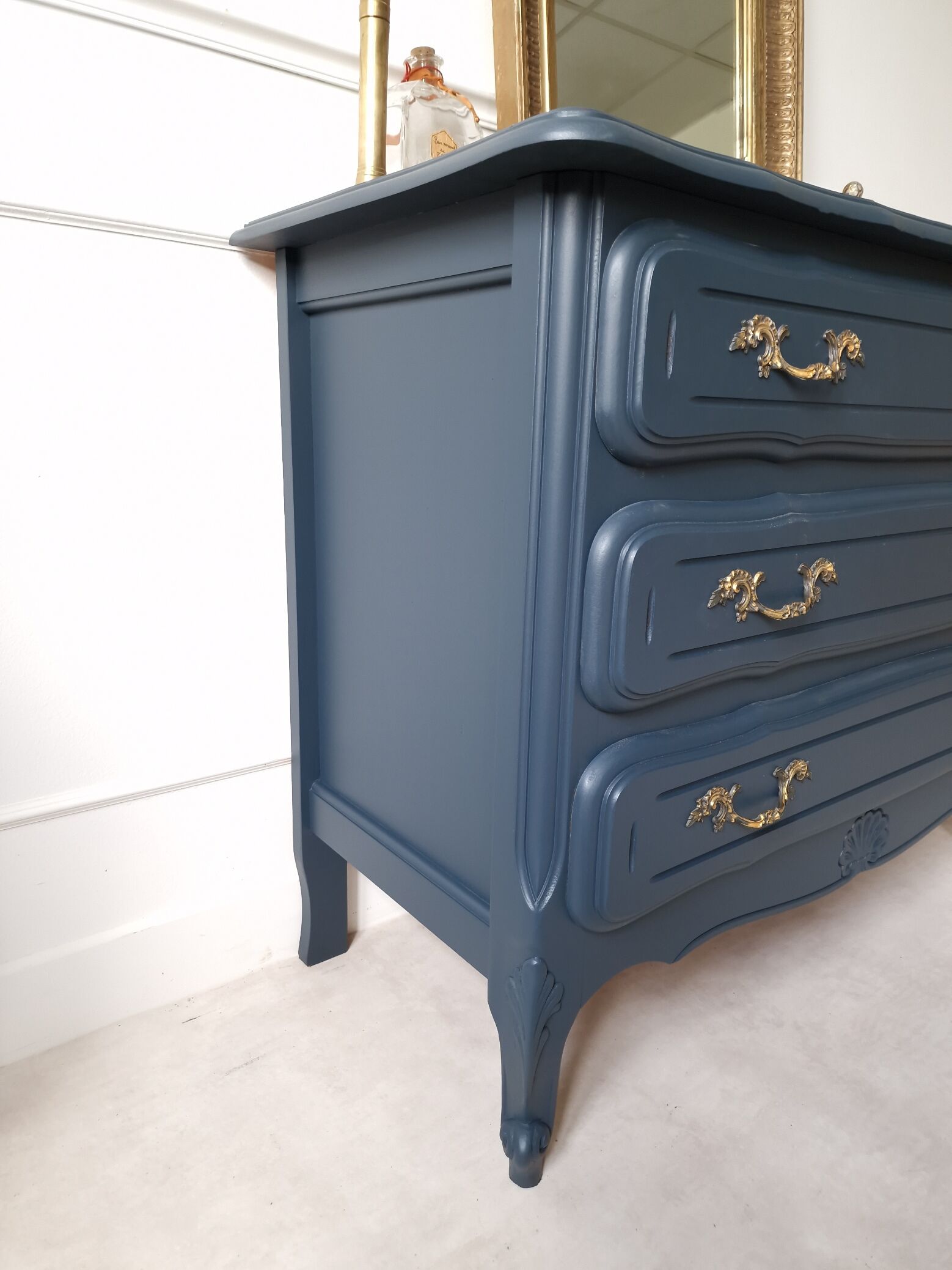Commode bleue