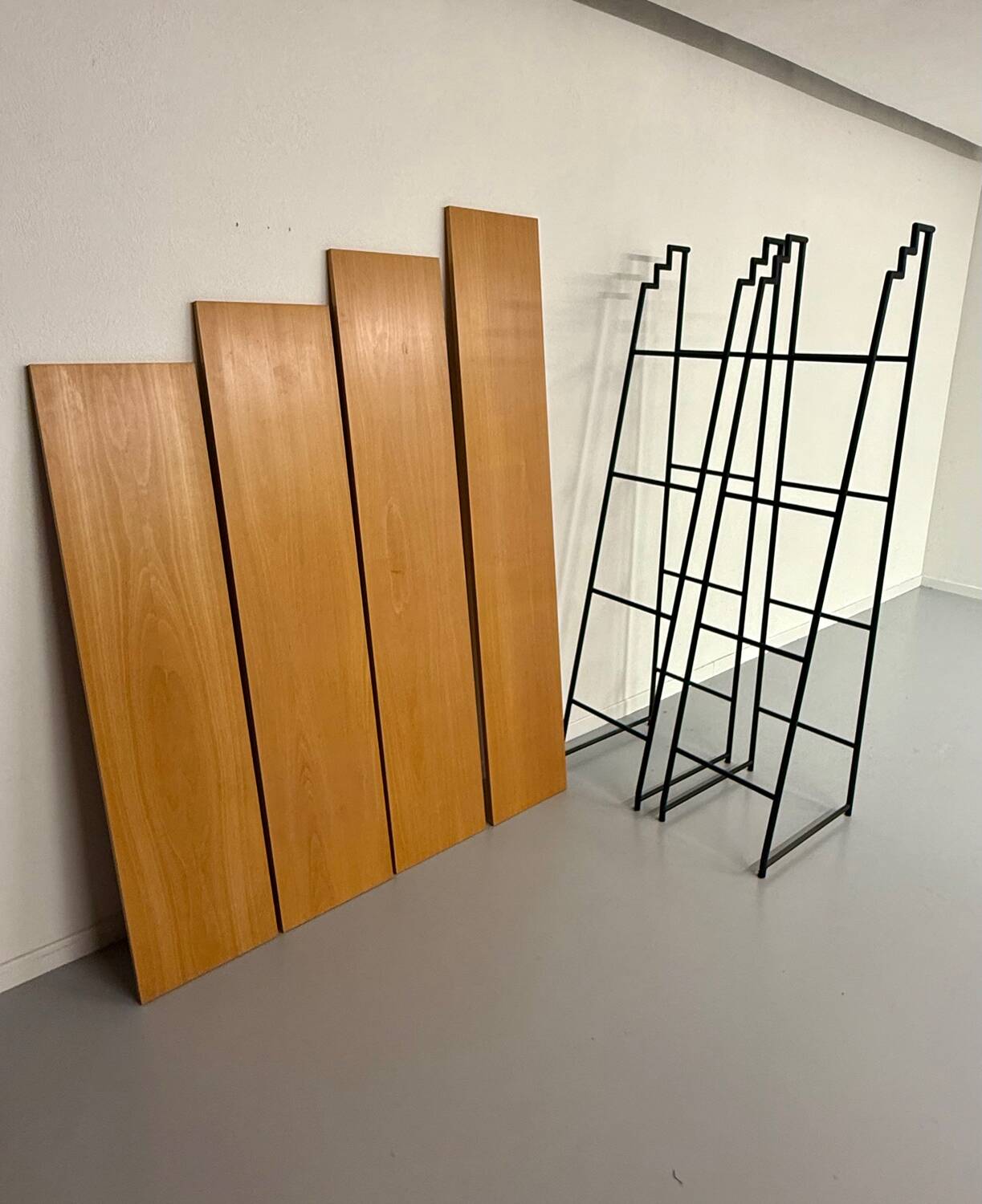 Étagère bibliothèque bois et métal design des années 80