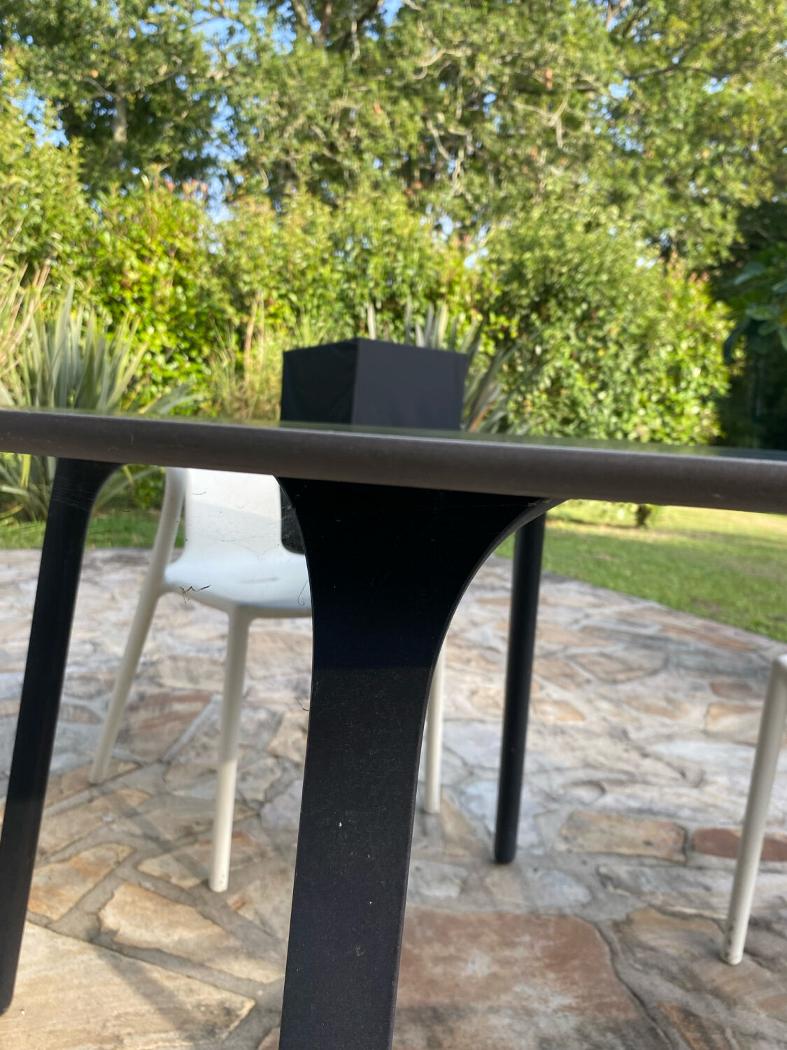 Magis table and 4 jasper morrison chairs