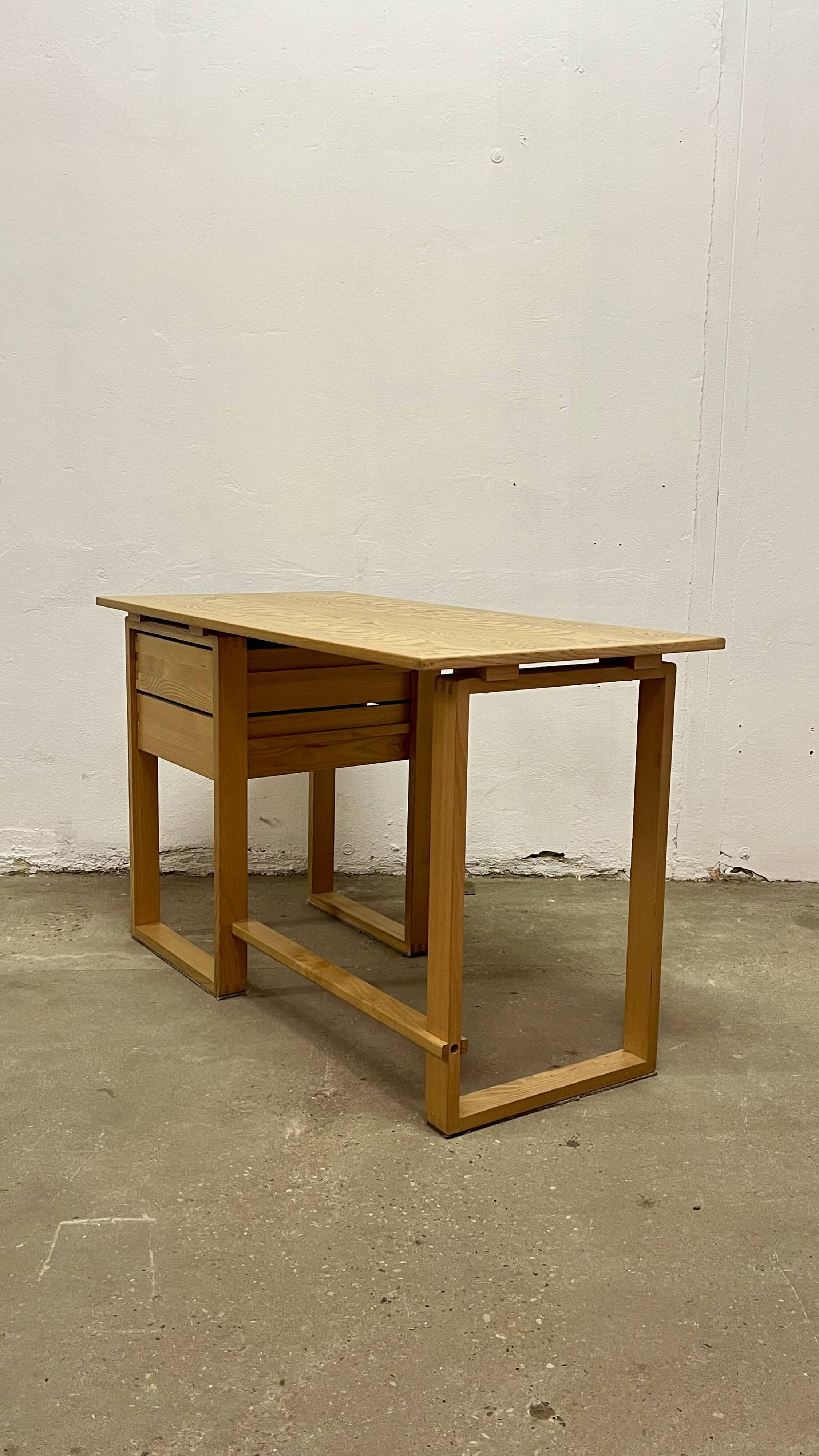 Vintage desk from the 70s/80s.