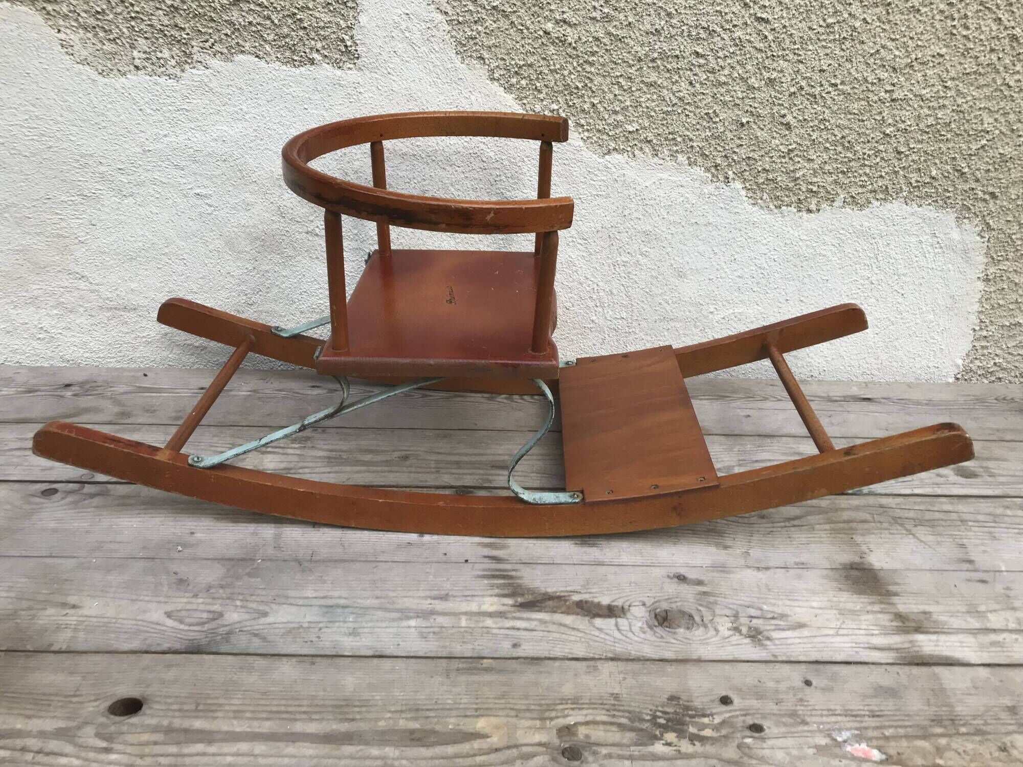 Primus wooden rocking chair
