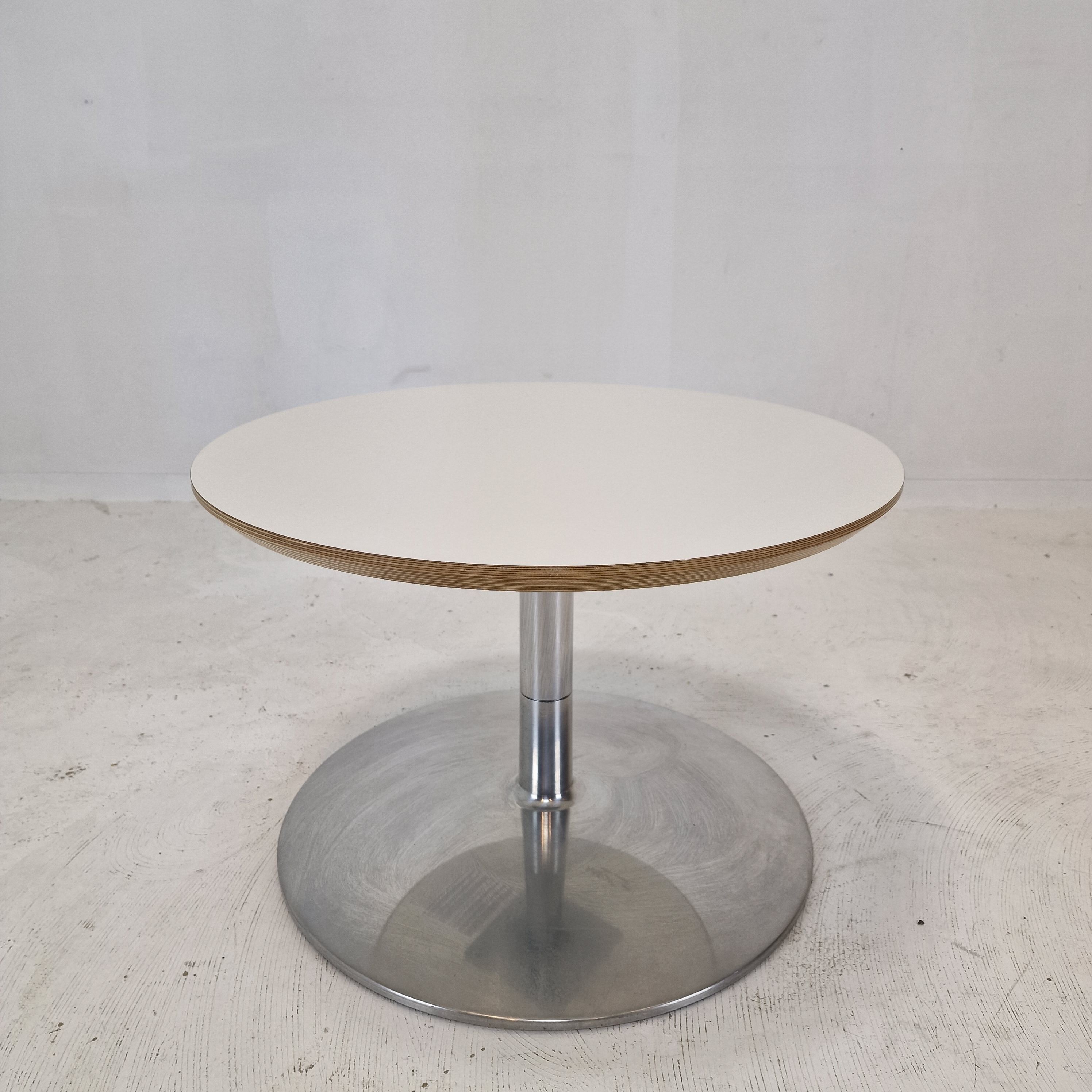 Round coffee table by Heoffrey Harcourt for Artifort