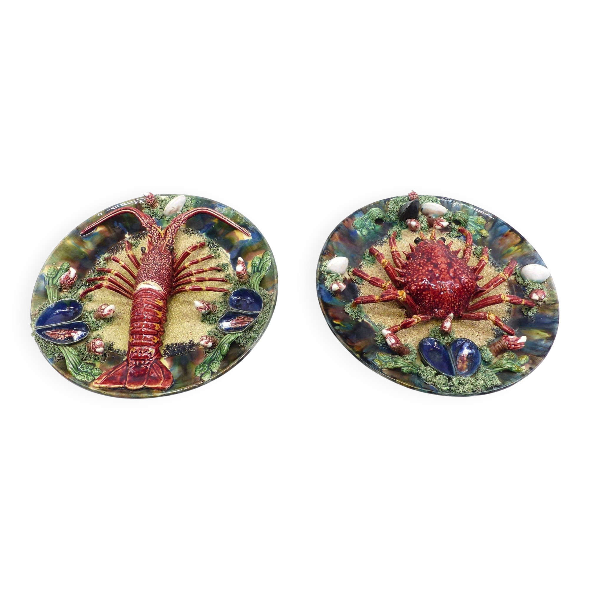 Pair of large wall plates Palissy Álvaro José Caldas da Rainha early 20th century