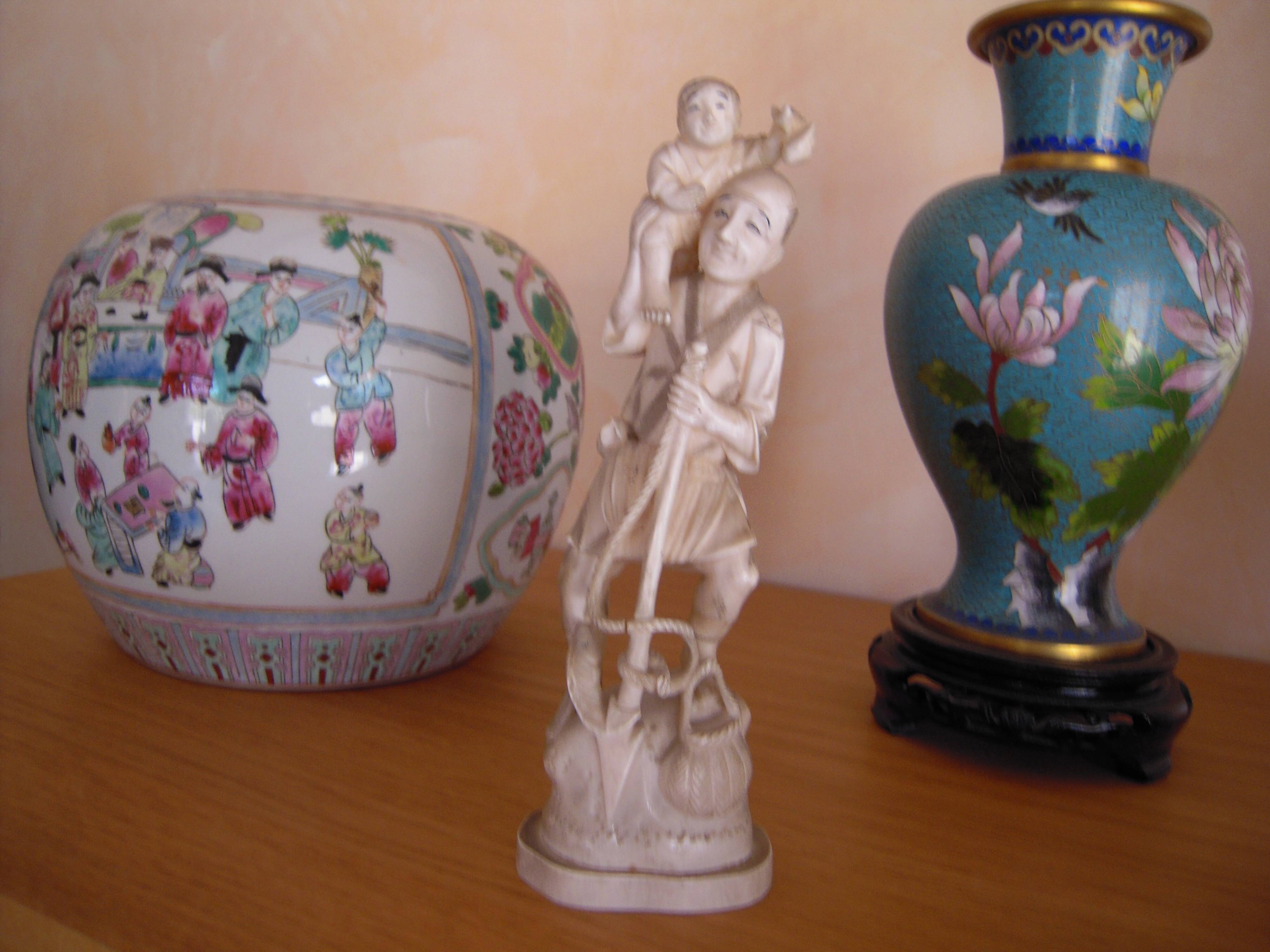 OKIMONO IN CARVED IVORY MEIJI PERIOD (1868 - 1912) FROM JAPAN.