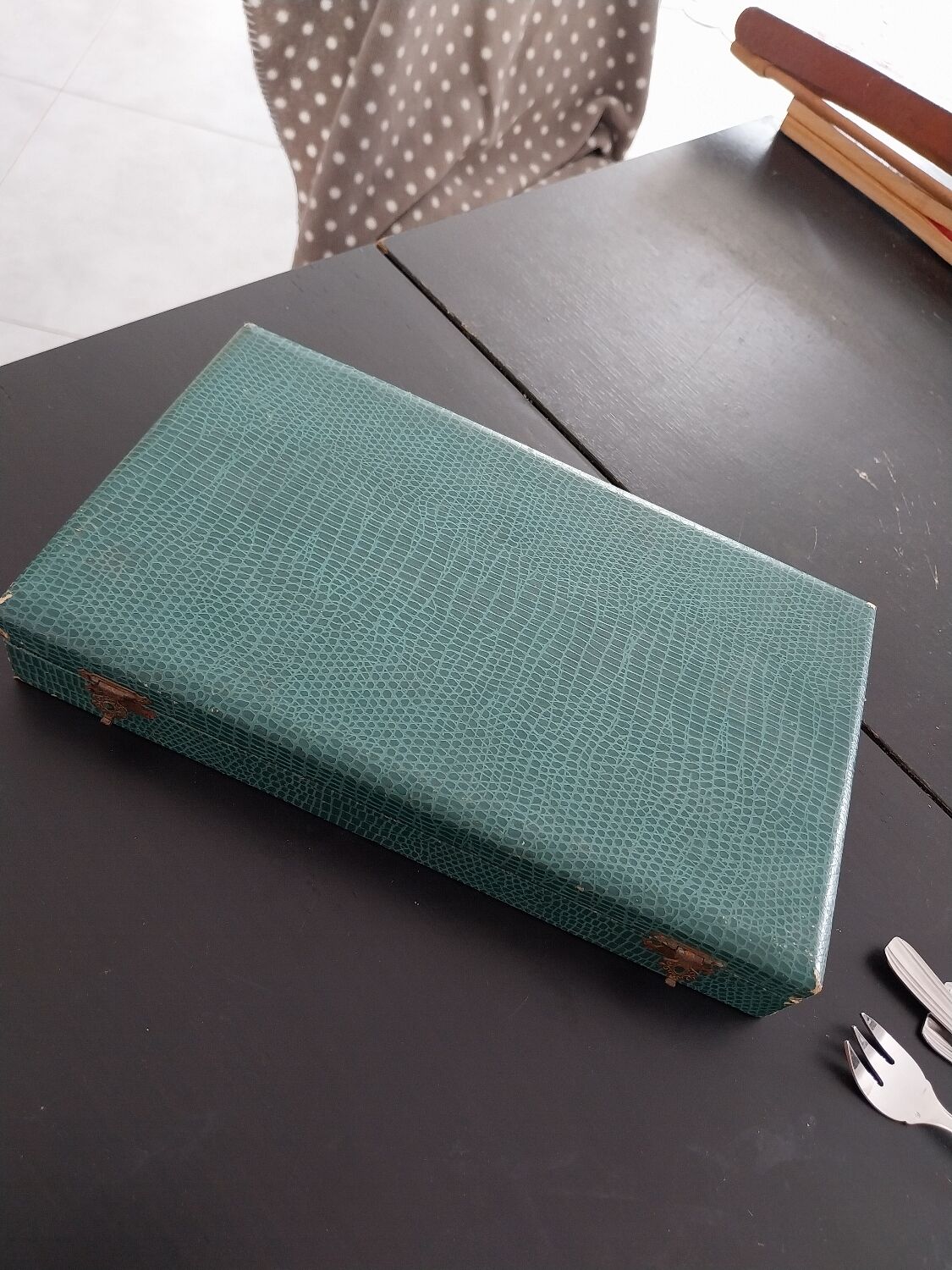 Old cheese knife set