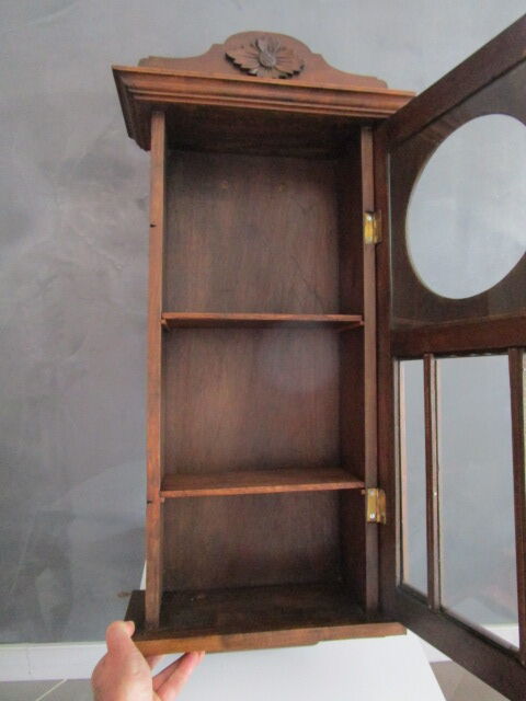 Vitrine murale ancienne