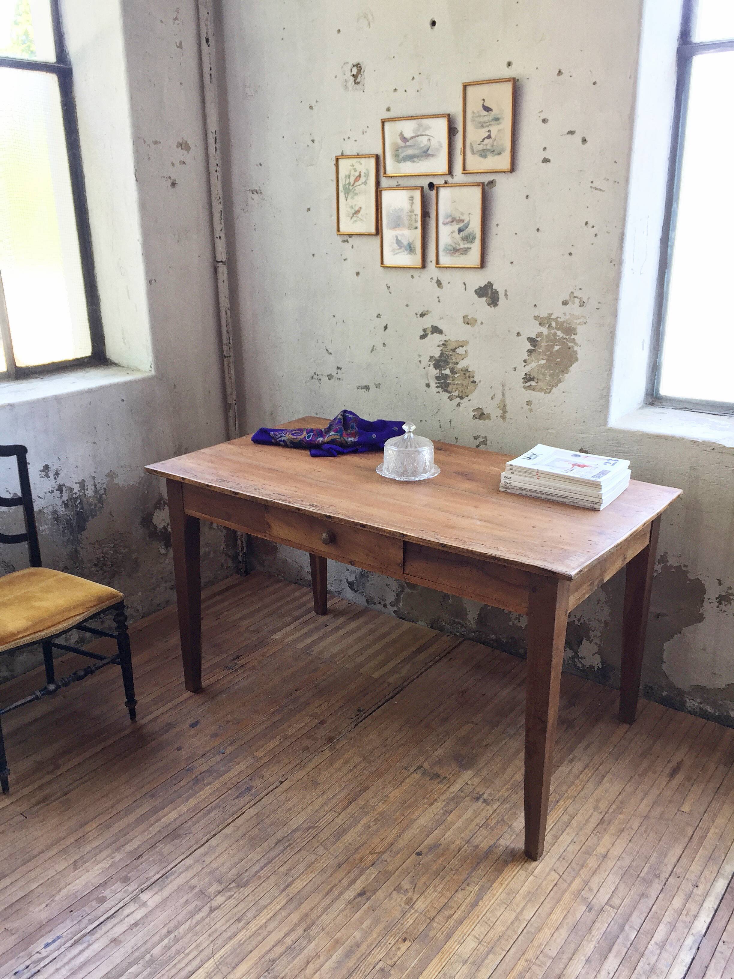 Table de ferme en noyer