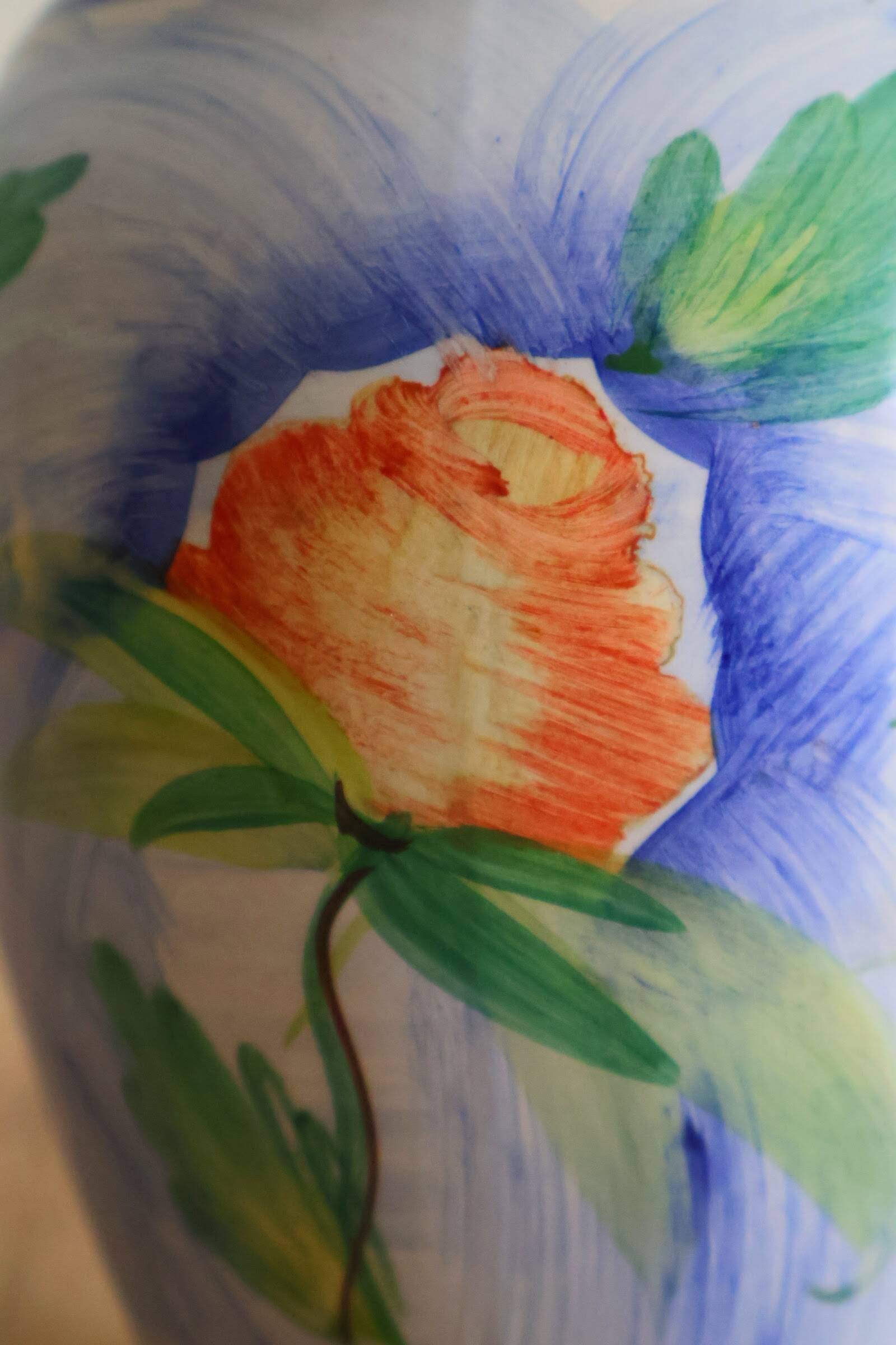 Vase à fleurs en céramique décor floral