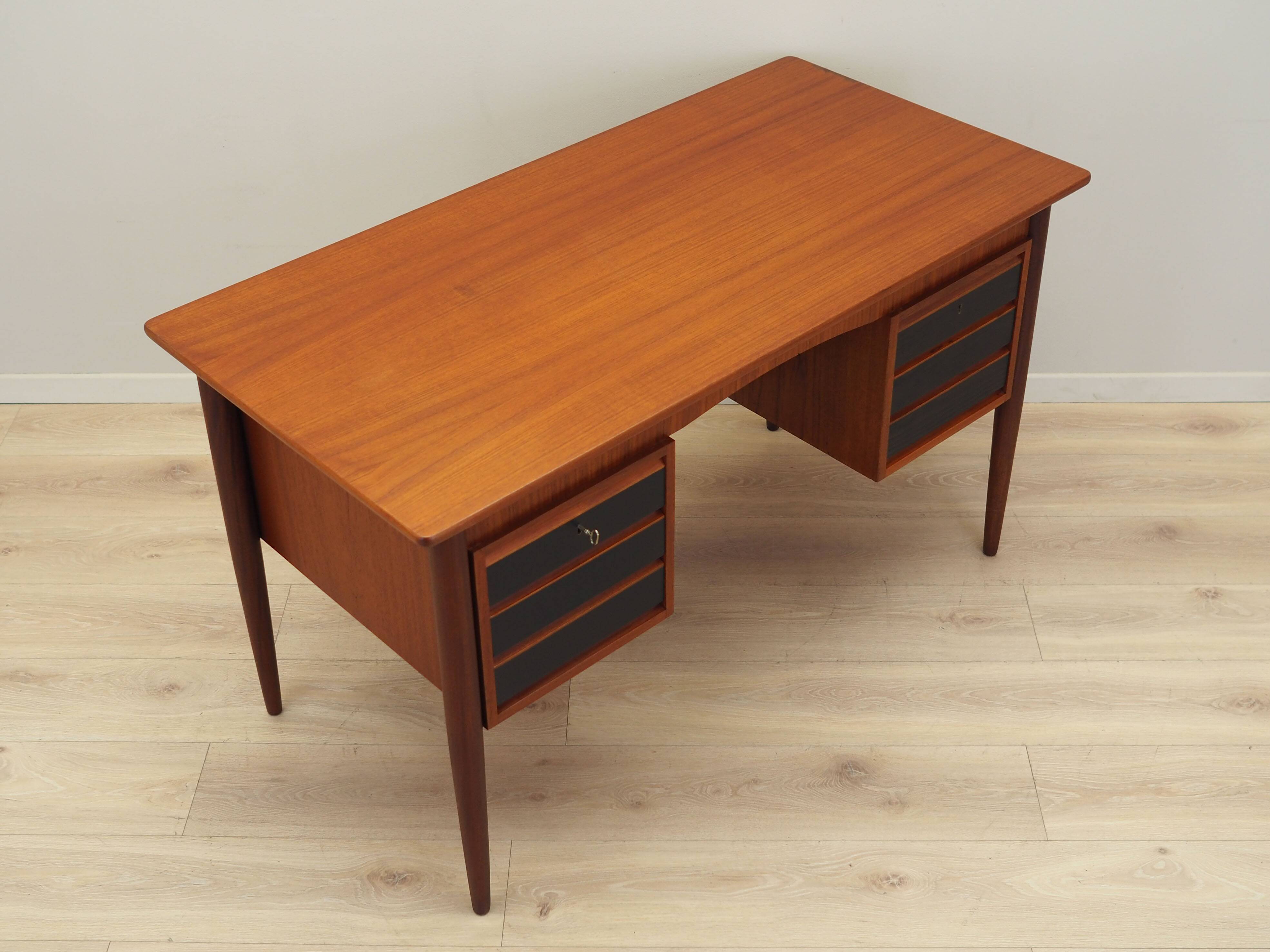 Bureau en teck, design danois, années 1970, production : Danemark