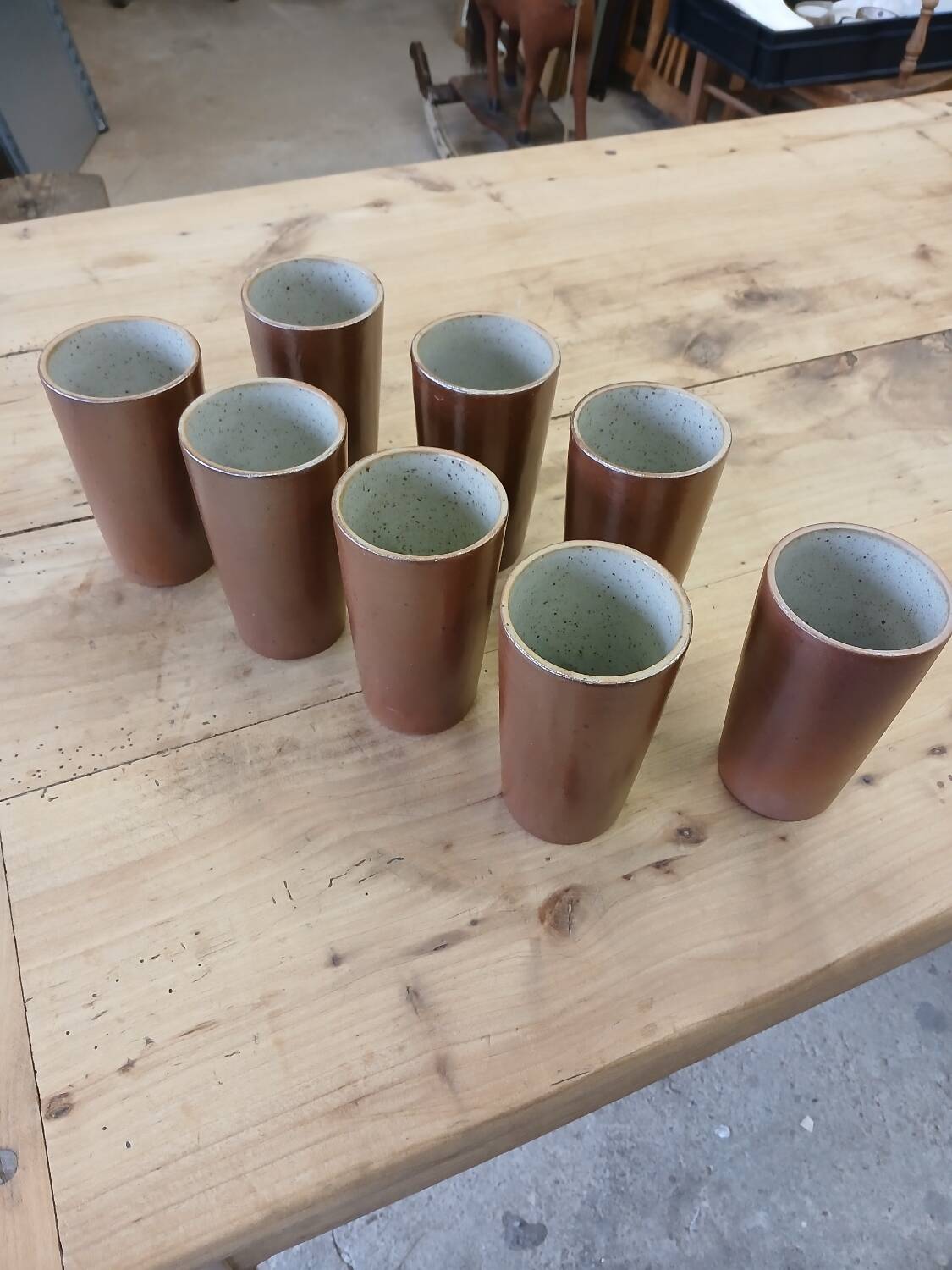 8 glazed stoneware mugs/cups