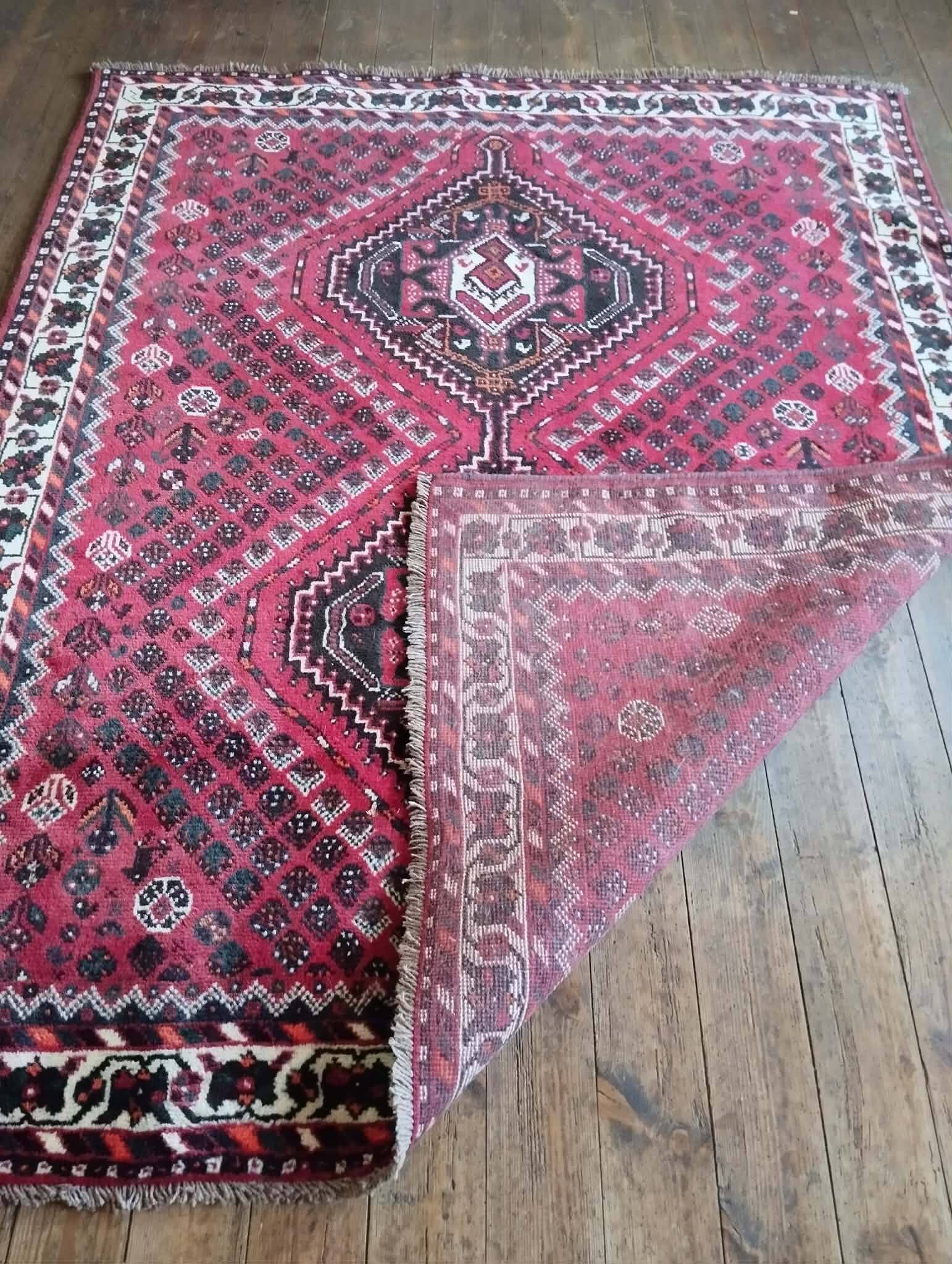 Handmade Qashqai Persian rug 200x160cm