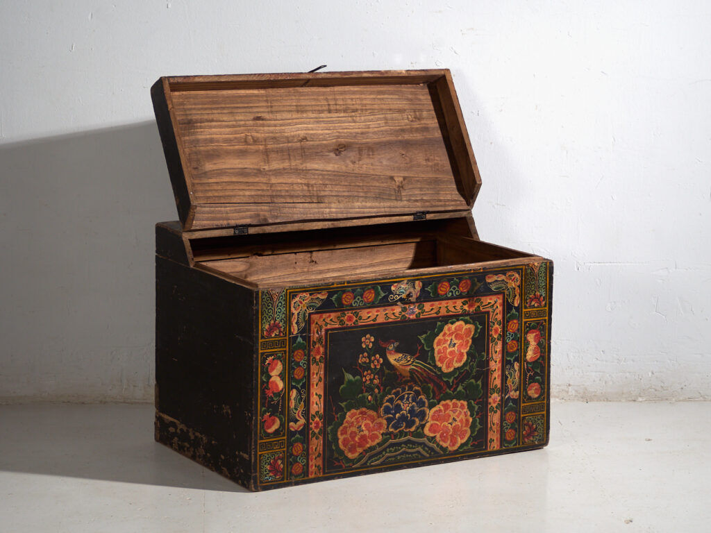 Antique Chinese chest painted in pine wood – China, circa 1900