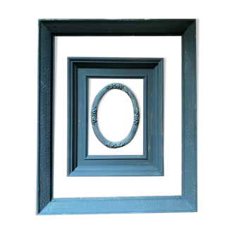 3 frames patinated in black.