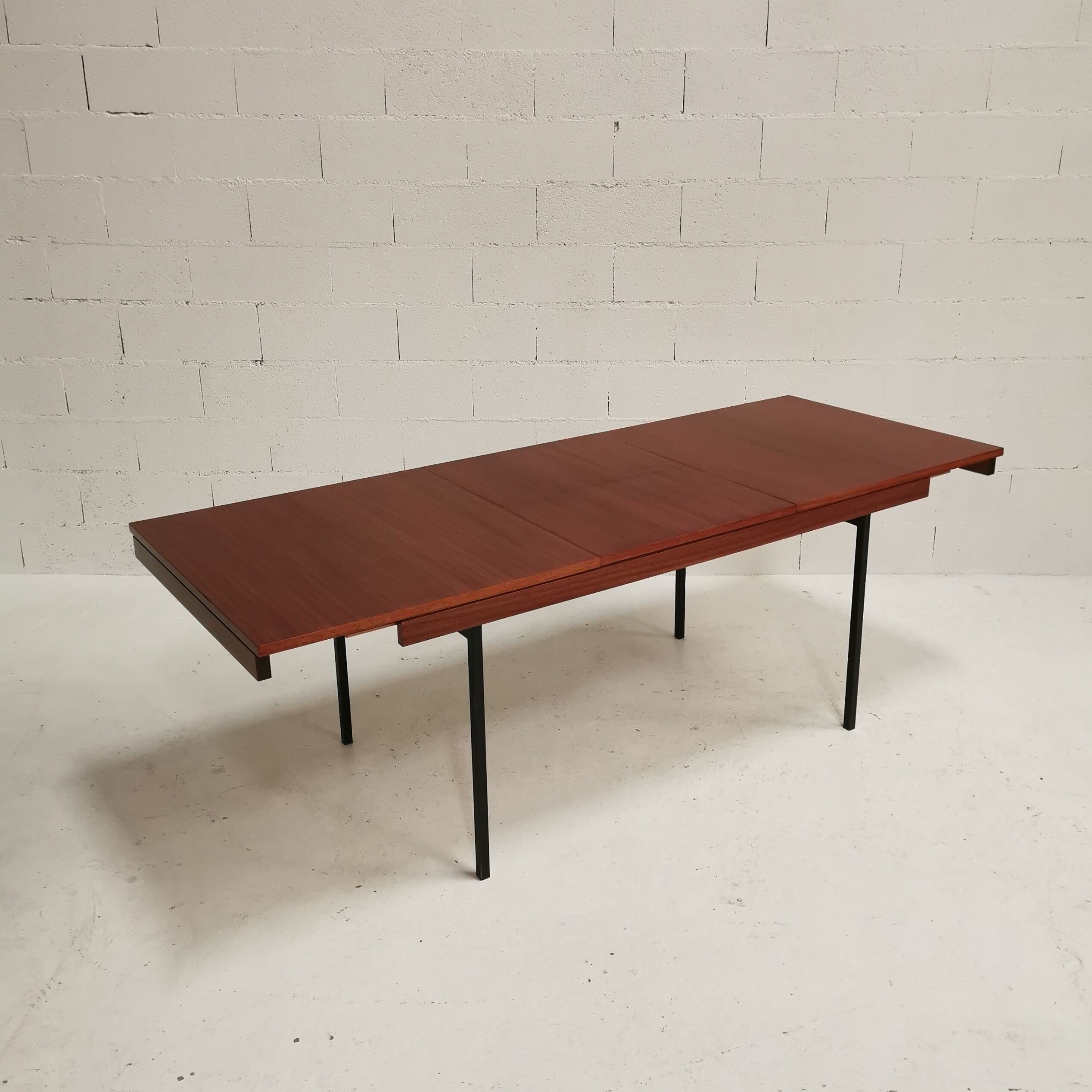 Table de repas extensible ARP  1950
