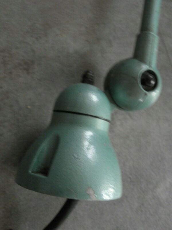 Lampe industrielle Jielde de bureau ou murale