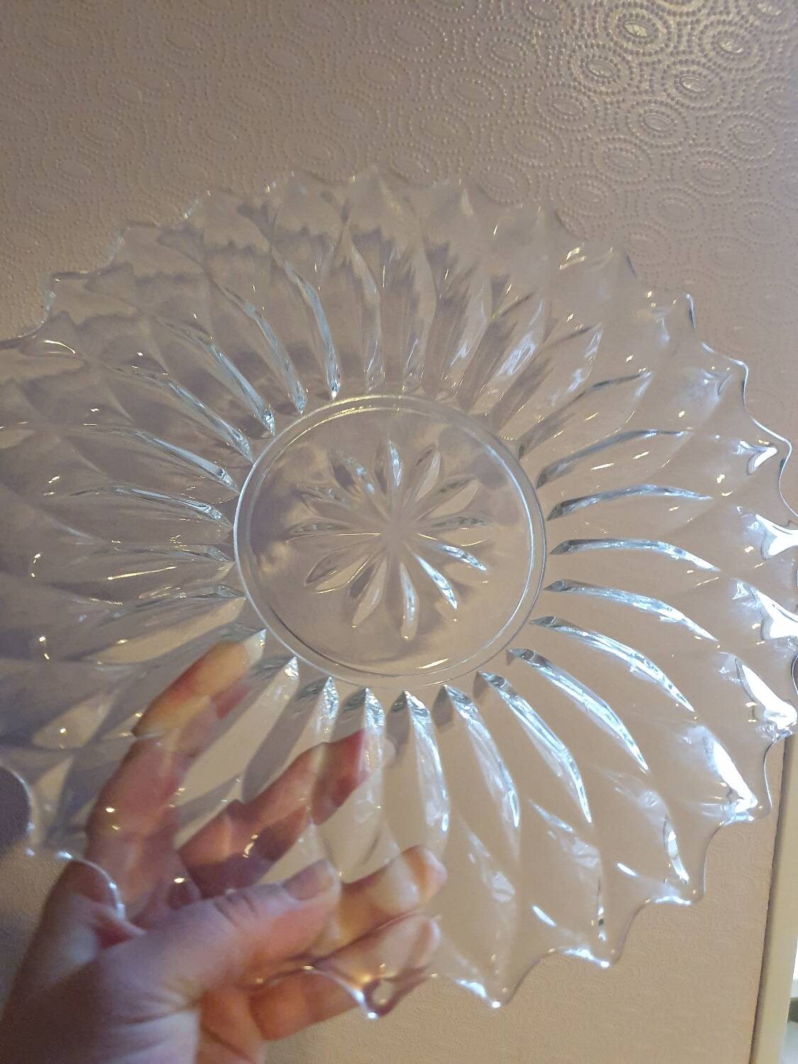 Set of 2 vintage flower-shaped Austrian glass dishes