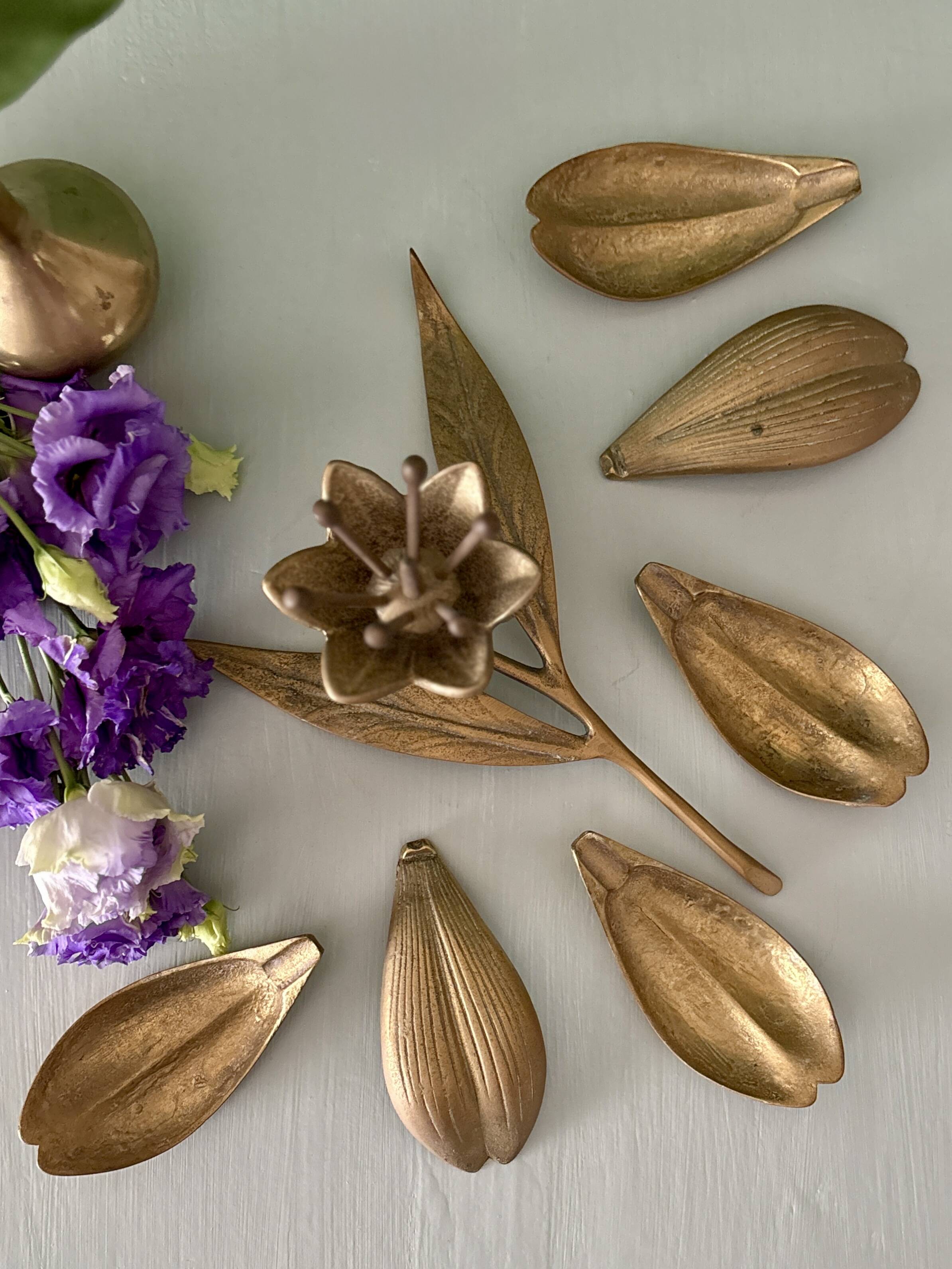 Cendrier vintage en laiton en forme de fleur