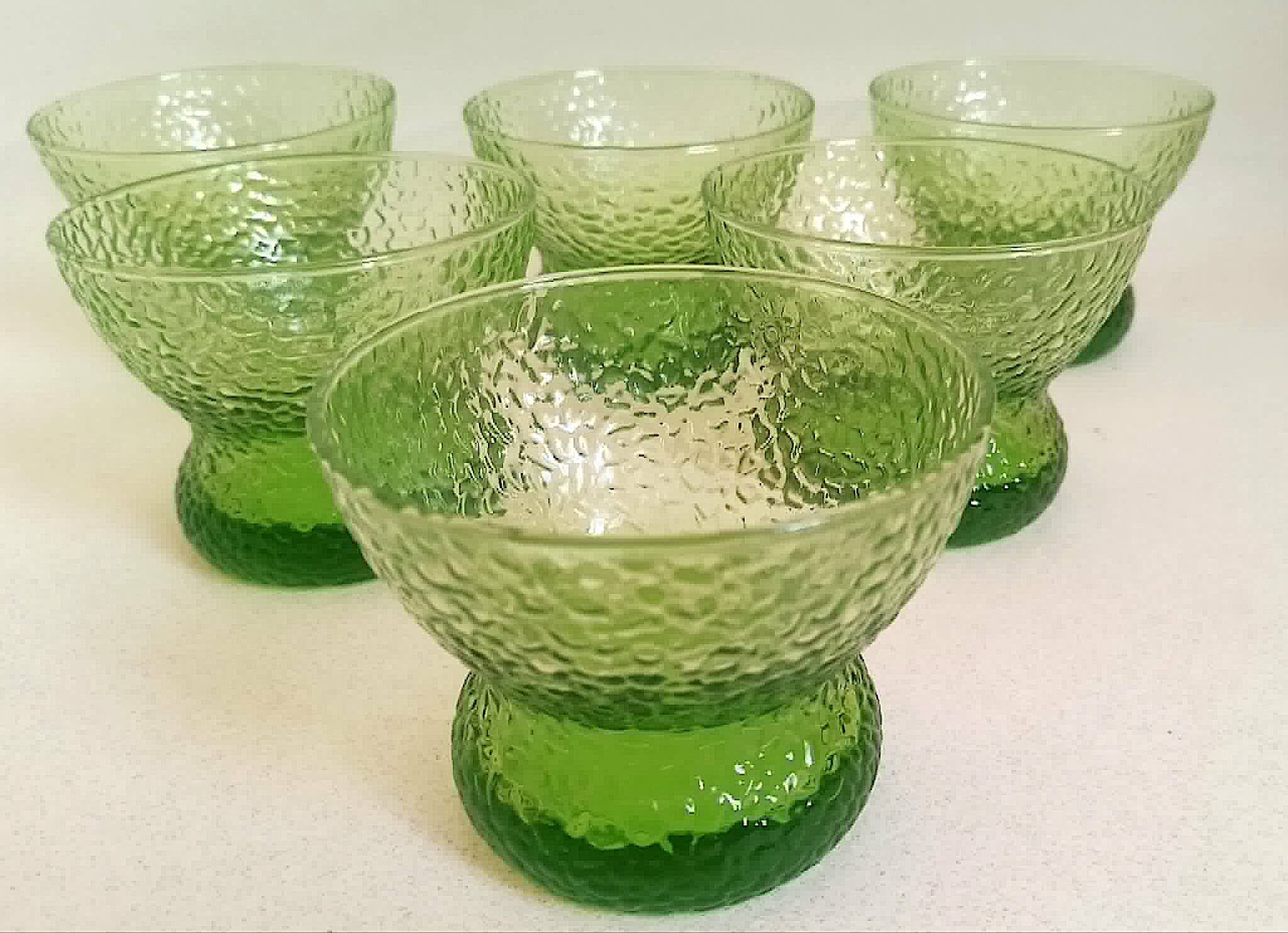 Set of 6 1970s bowls, diameter 11 cm.