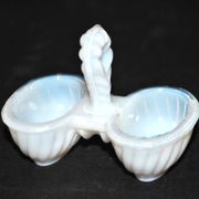 Miniature opaline salt shaker by portieux vallerystahl 1900-1920 toy 6.5cm