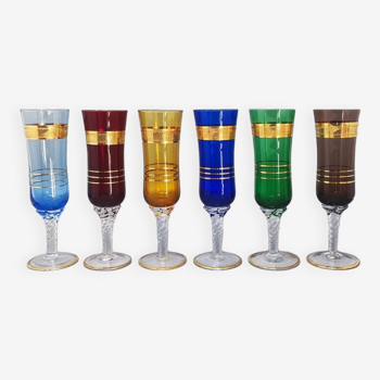 ensemble de six verres des années 1960 en verre de Murano. Fabriqué en Italie