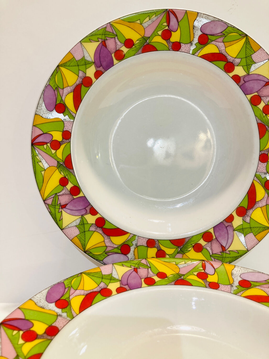 4 hollow porcelain plates pattern multico Lubiana