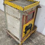 Ancien autel à offrandes en teck birman