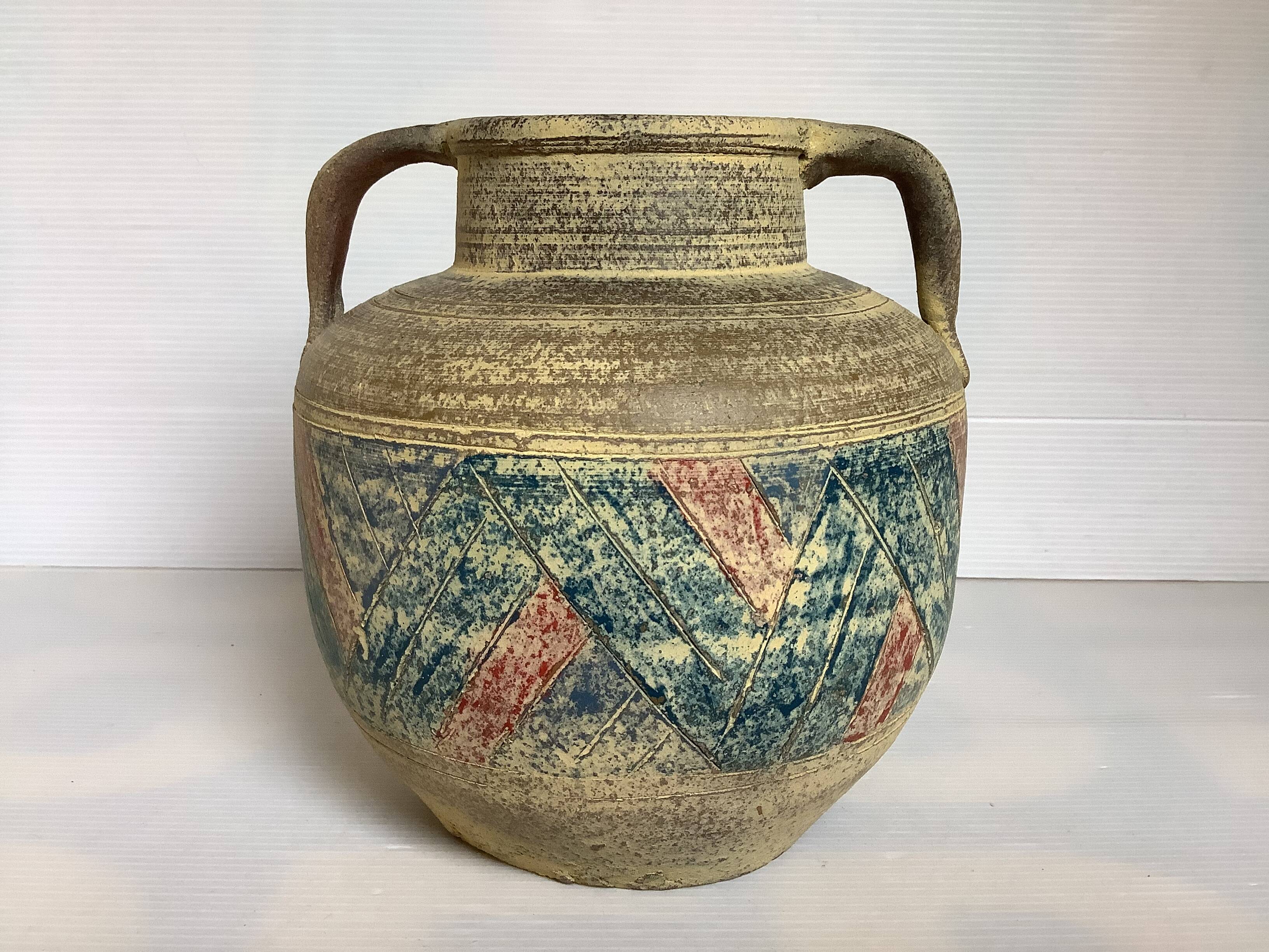 Vase trio of geometric colours