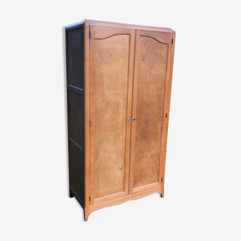 Armoire parisienne