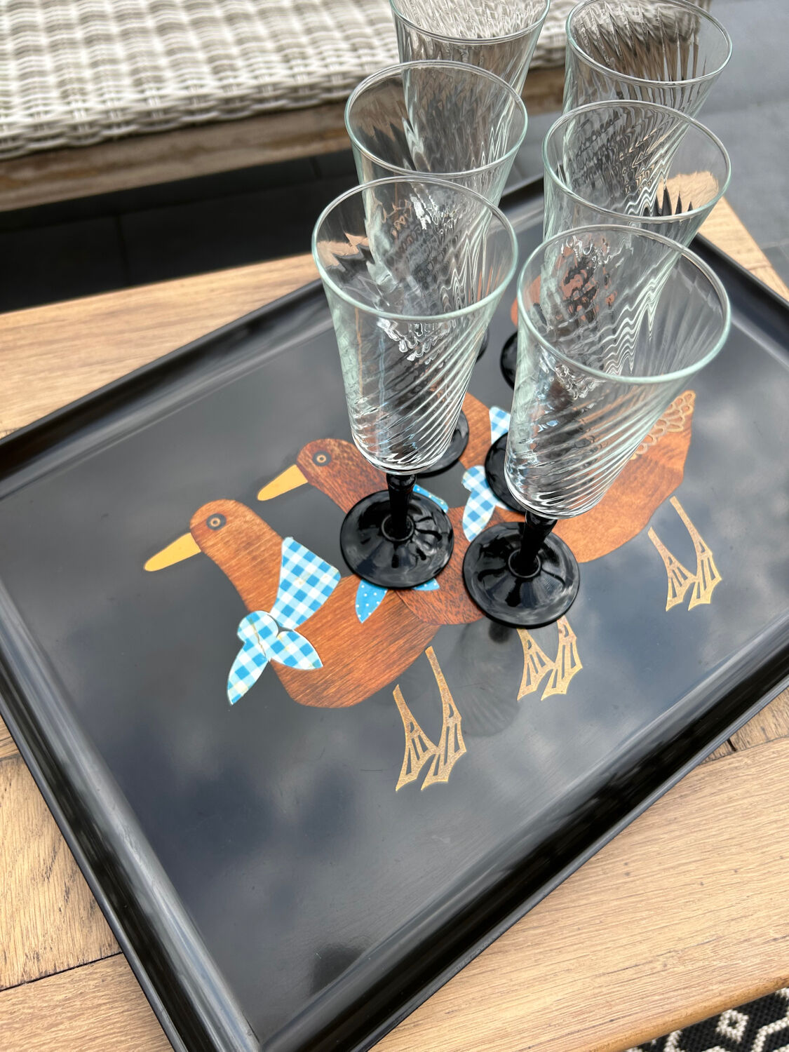 6 twisted champagne flutes and black foot