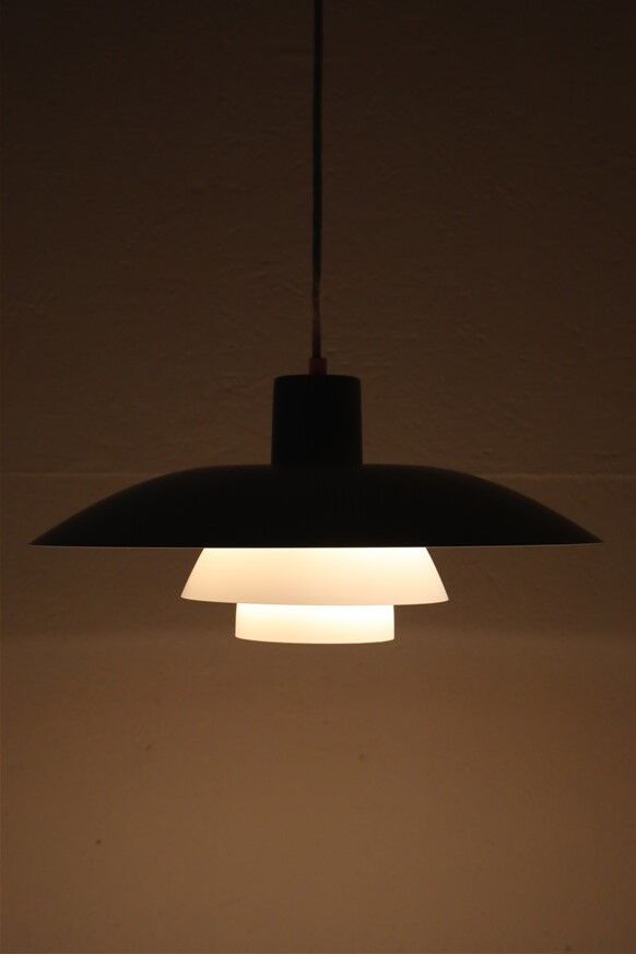 Louis Poulsen / Poul Henningsen “PH 4-3” pendant lamp / Mid-century Danish modern design / 1970s