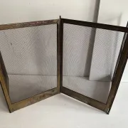 Antique brass and iron mesh spark guard with 4 panels – Early 20th century