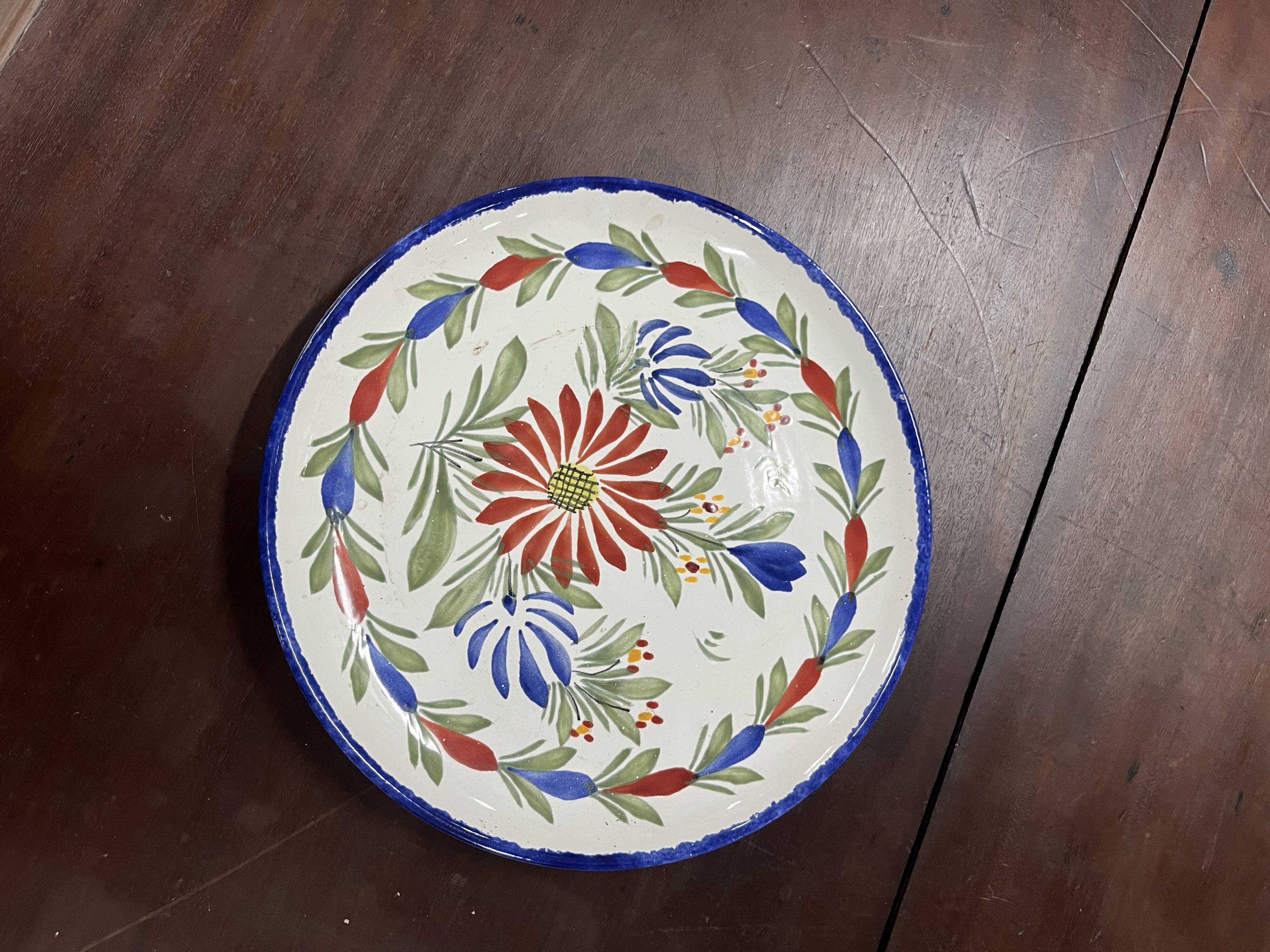 Assiette déco en faïence henriot quimper hb