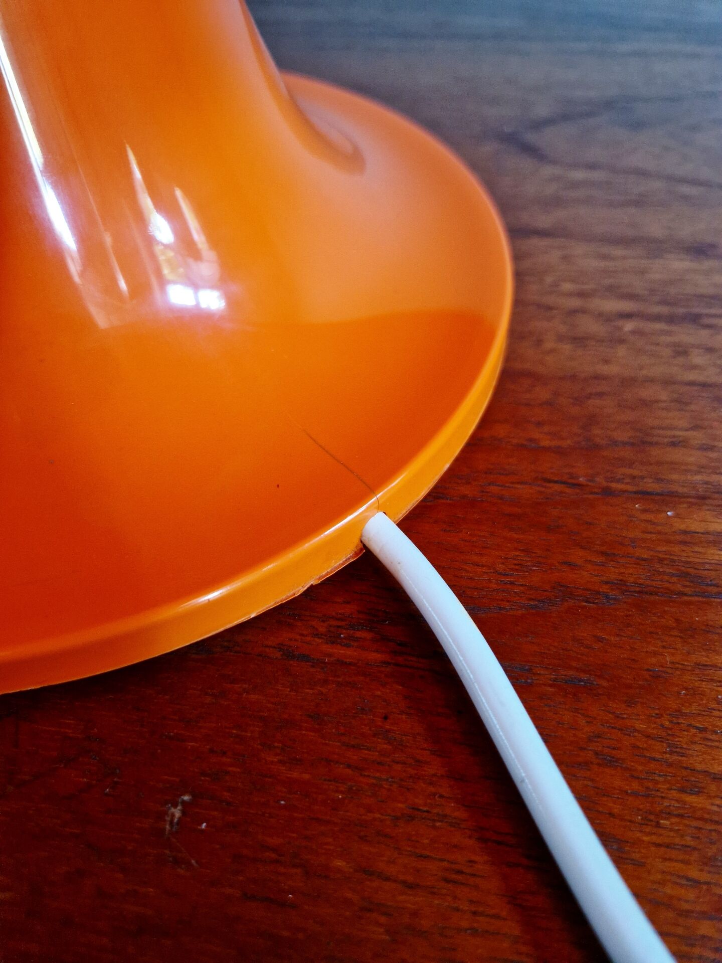Lampe Nesso, fibre de verre orange, Giancarlo Mattioli, Artemide,1960