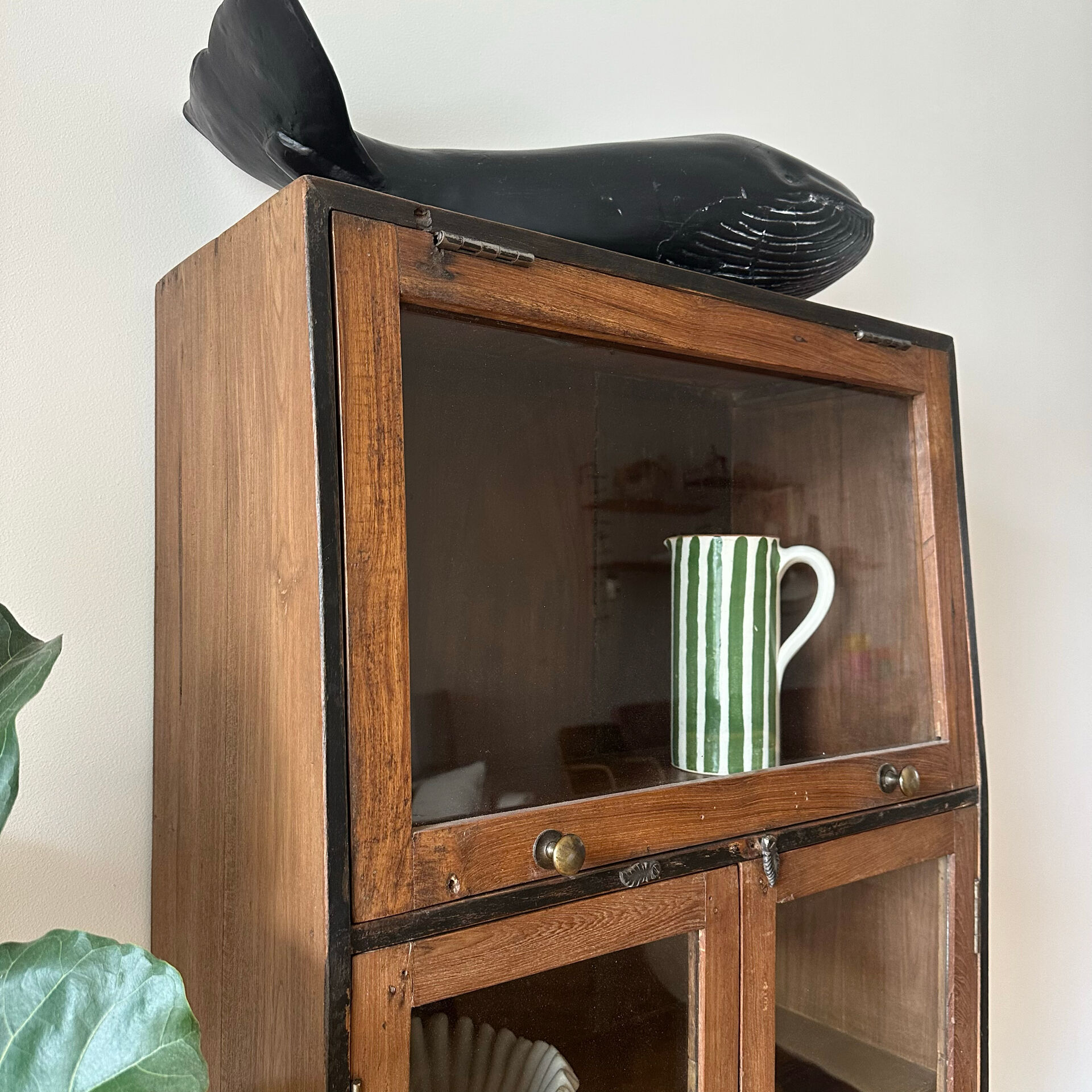 Petite vitrine ancienne