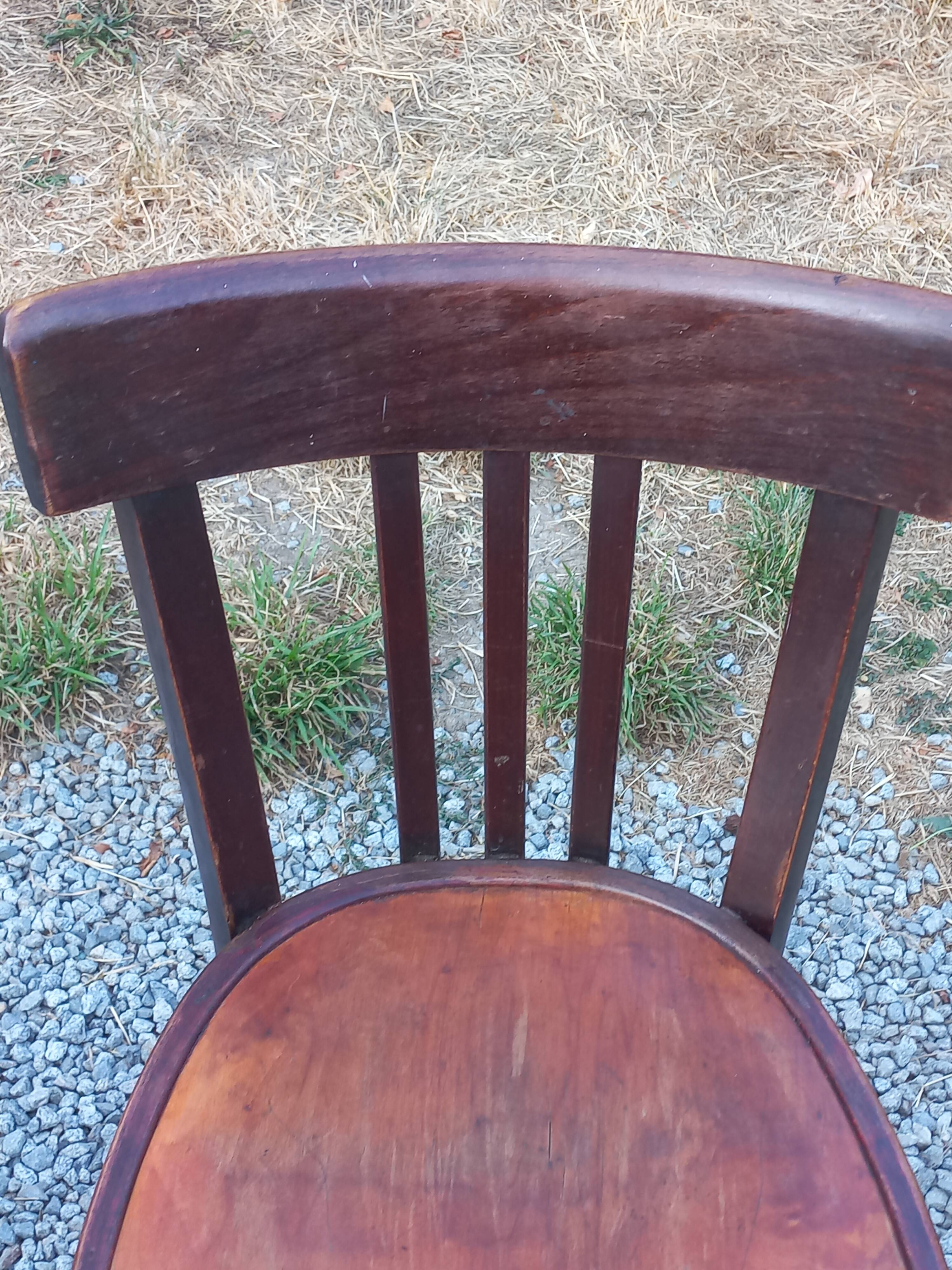 Set de 5 chaises de bistrot anciennes