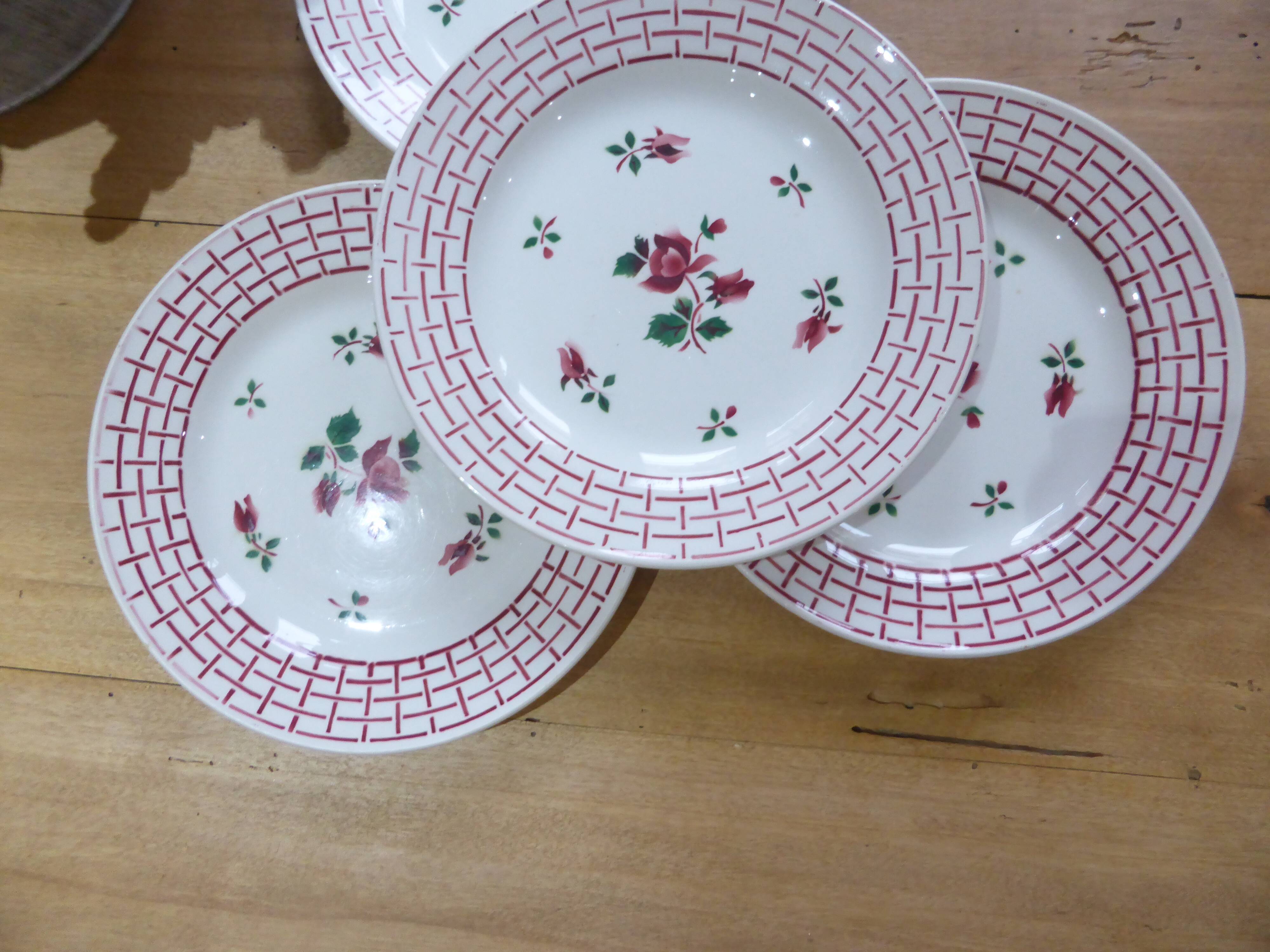 4 plates model Rosa from the French factory of Digoin
