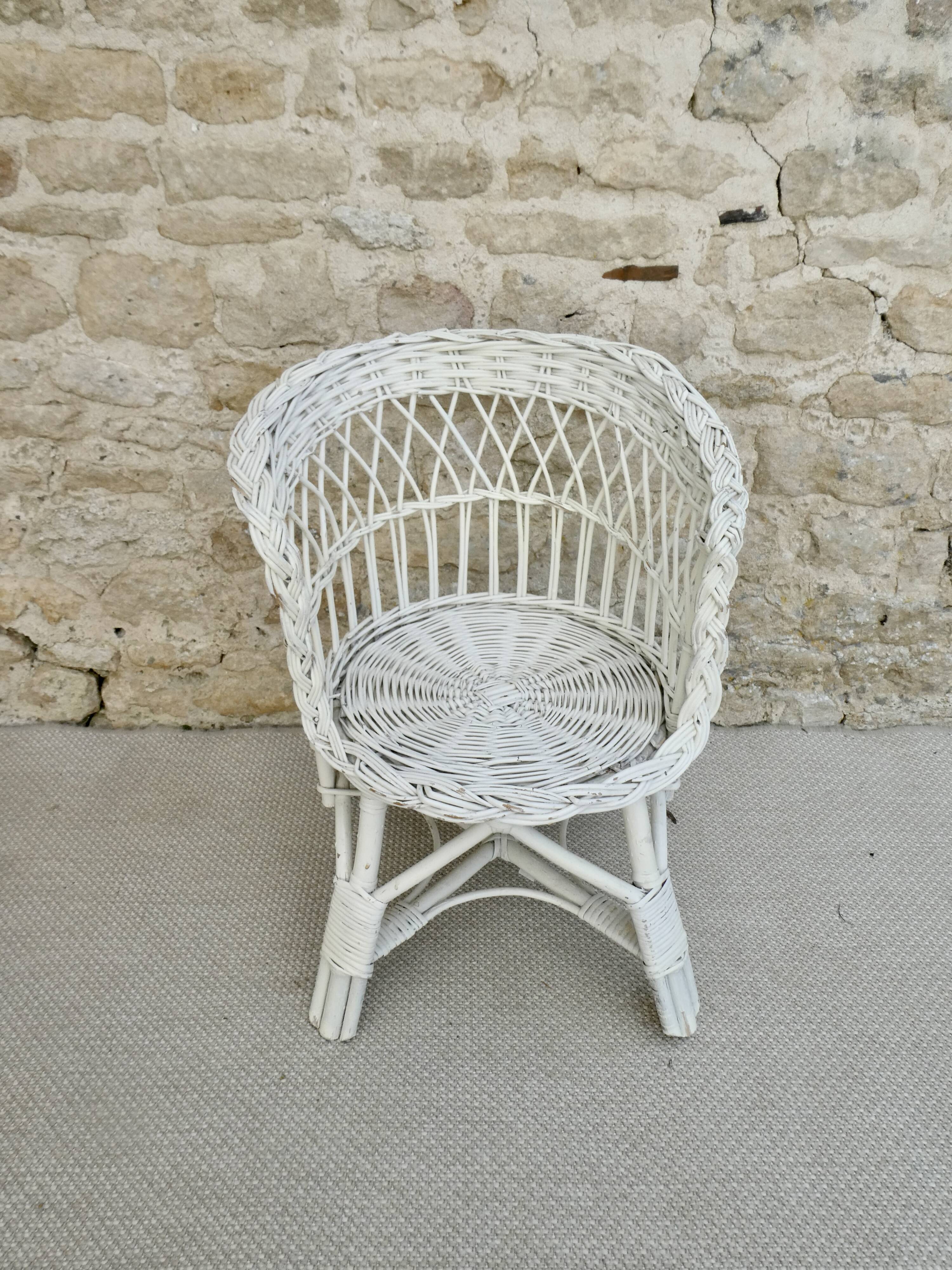 Woven wicker basket chair