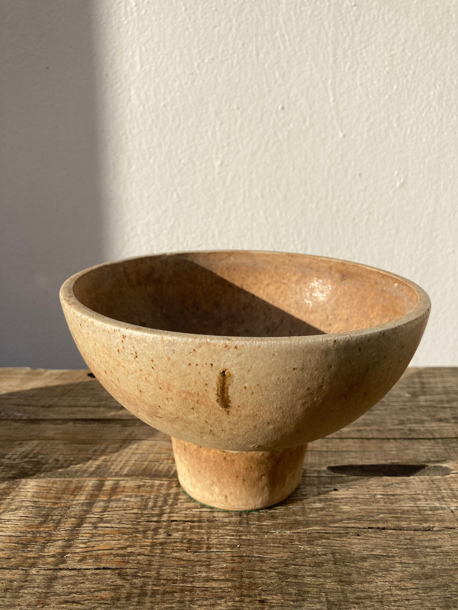 Vintage brown stoneware standing cup / empty pocket or fruit cup