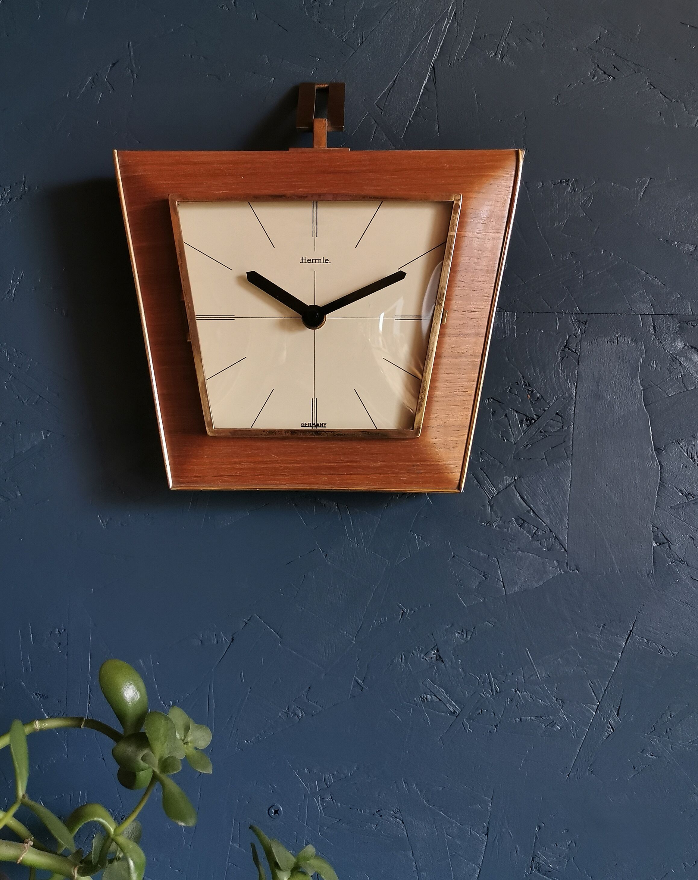 Vintage formica clock silent wall clock trapeze "Hermle gilded black wood"