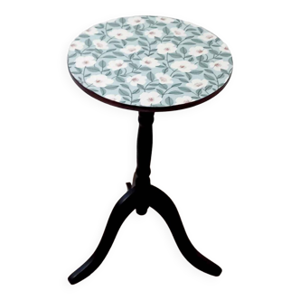 Vintage side table pedestal table