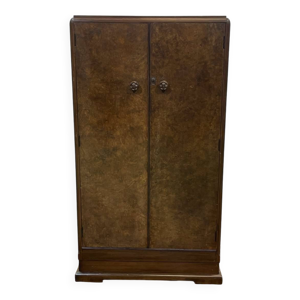 Petite armoire d'étudiant - anglaise