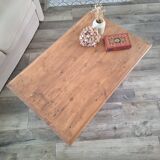 Farmhouse coffee table in solid wood, country style.