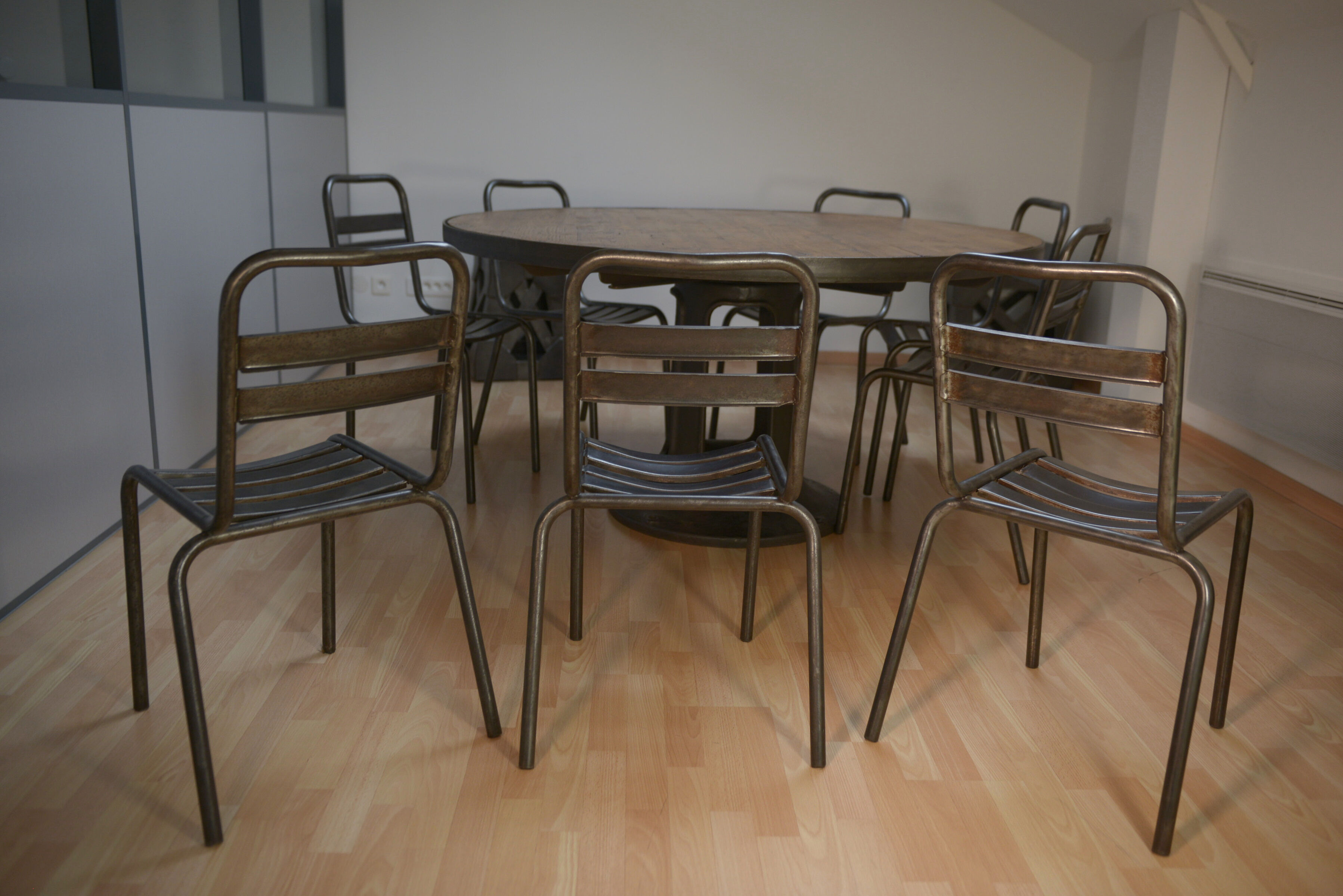 Set of 8 stackable 1950 metal chairs