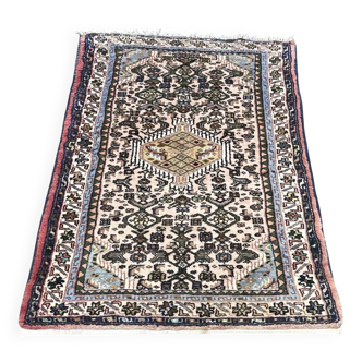 Handmade wool Iranian rug - 1.25m x 0.75m